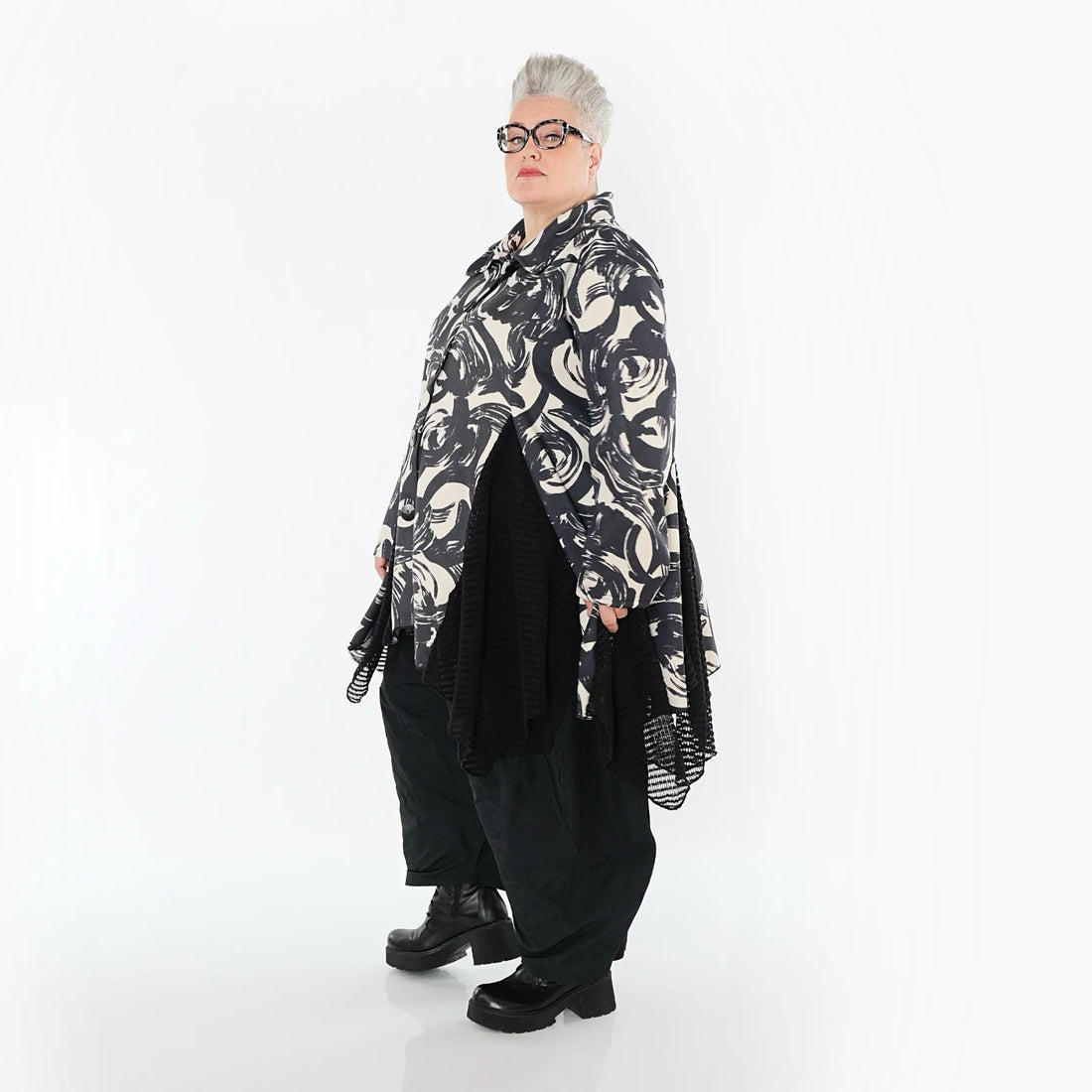  AKH Premium Jacke in Glocken-Form, aus Polyester, P1016.7148, Ecru/Schwarz, Pinselstrich