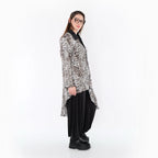  AKH Premium Bluse in Vokuhila-Form, aus Polyester, P1018.7149, Ecru/Braun/Schwarz, Schick