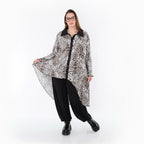  AKH Premium Bluse in Vokuhila-Form, aus Polyester, P1018.7149, Ecru/Braun/Schwarz, Schick