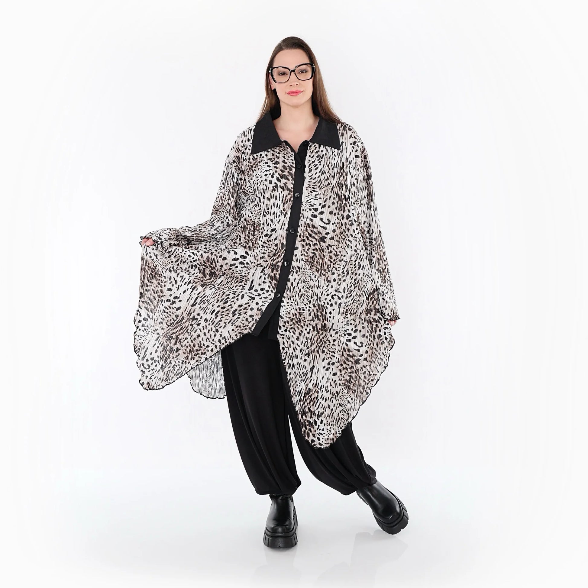  Zipfel Bluse von AKH Premium aus Polyester, P1018.7150, Ecru/Braun/Schwarz, Leopard