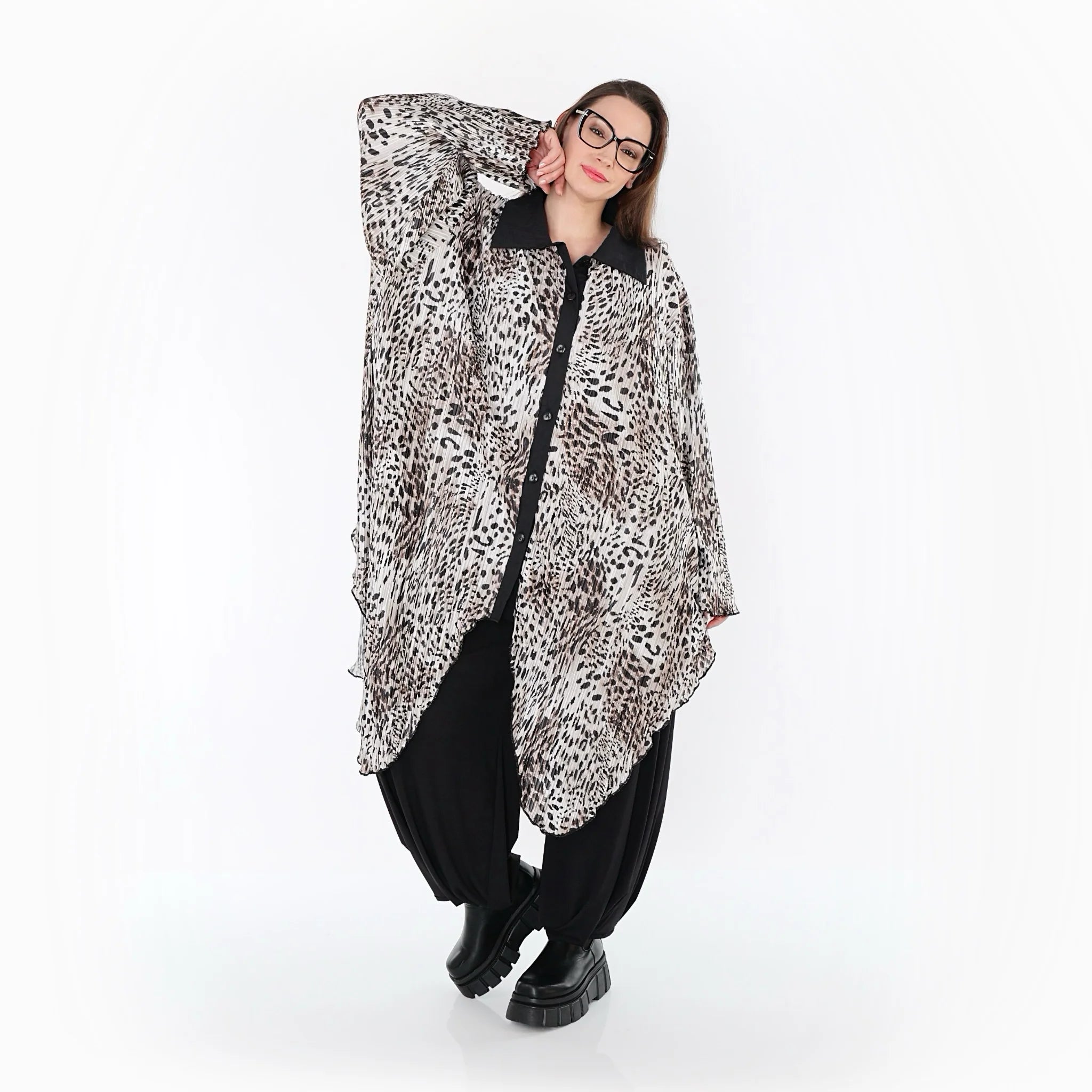  Zipfel Bluse von AKH Premium aus Polyester, P1018.7150, Ecru/Braun/Schwarz, Leopard
