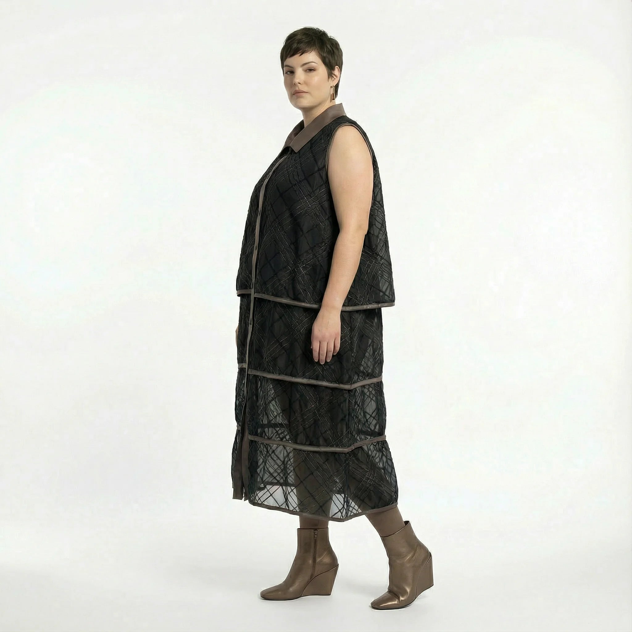  A-Form Weste von AKH Premium aus Materialmix, P1028.7120, Schwarz-Braun, Ausgefallen