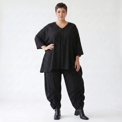 Stilvolle Ballon Hose im kreativen Lagenlook aus fein luftigem Tencel Popeline, Punkte, Schwarz/Weiß