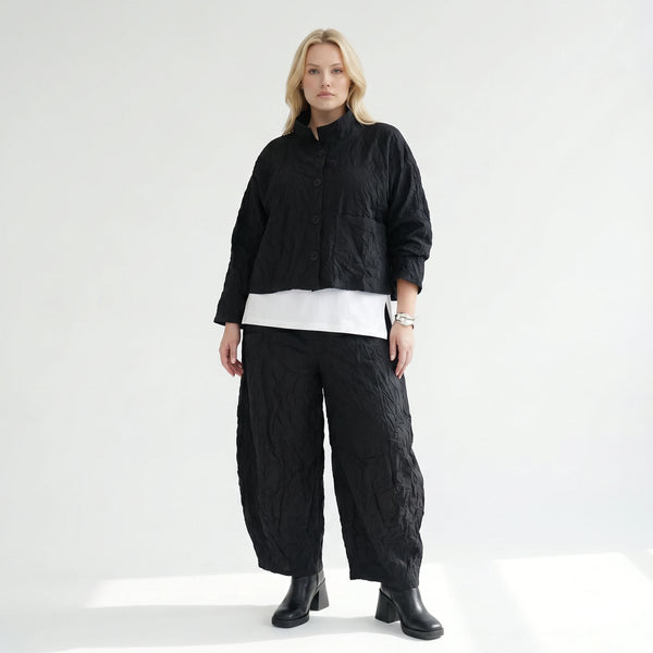 Ausgefallene kastige Crash-Jacke im modernen Lagenlook, luftig und leicht für den Sommer, Schwarz