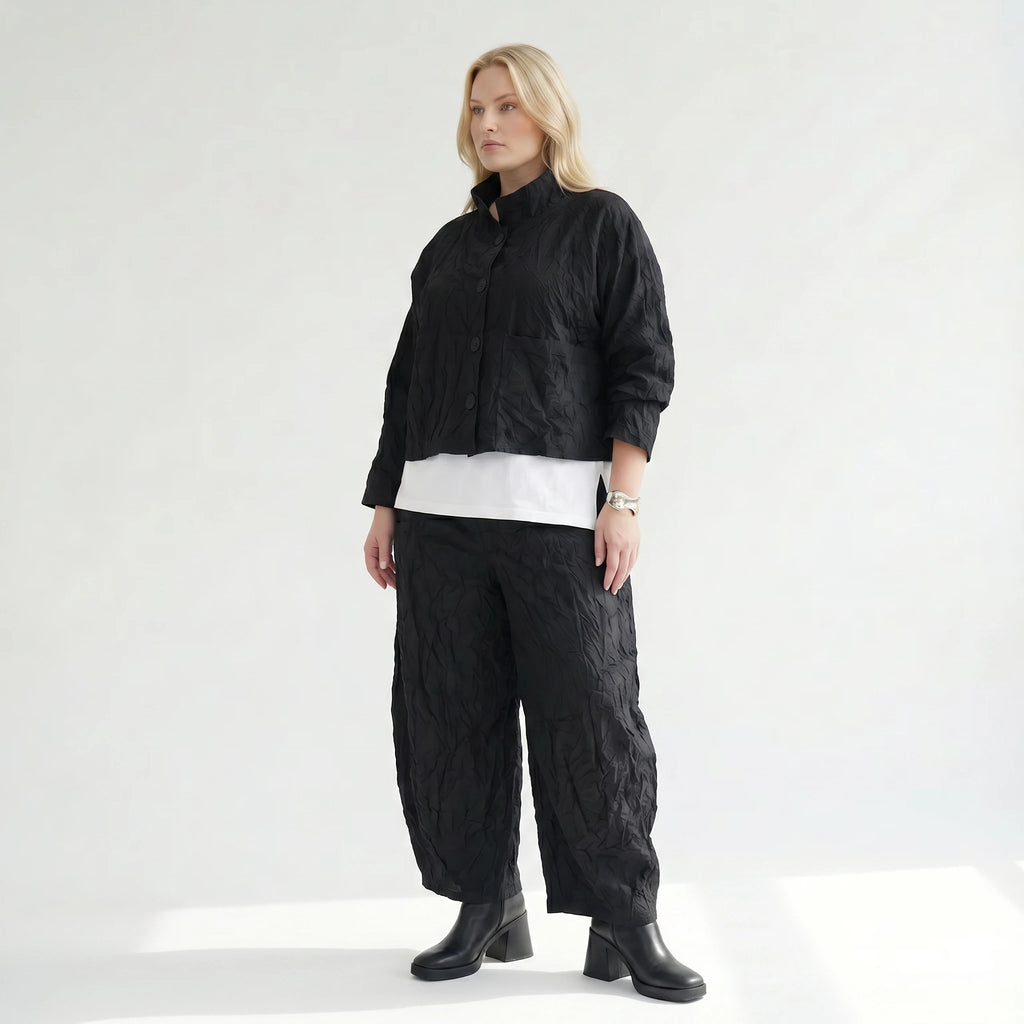 Ausgefallene Ballon Hose im luftig leichten Lagenlook mit tiefen Taschen und weitem Bein, Schwarz