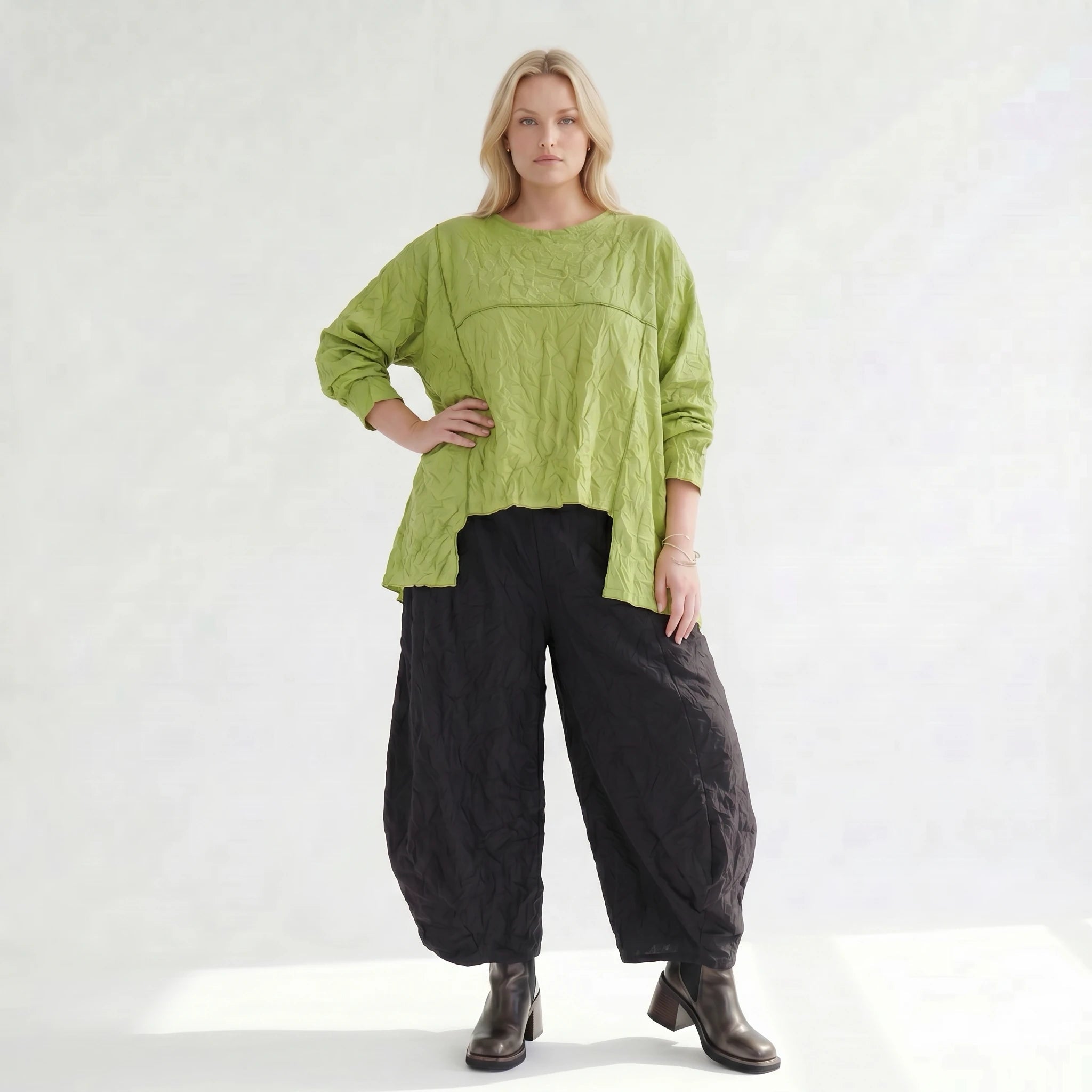 Stilvolles Oversize Shirt im modernen Lagenlook, leicht mit besonderer Struktur, luftig, Apfelgrün
