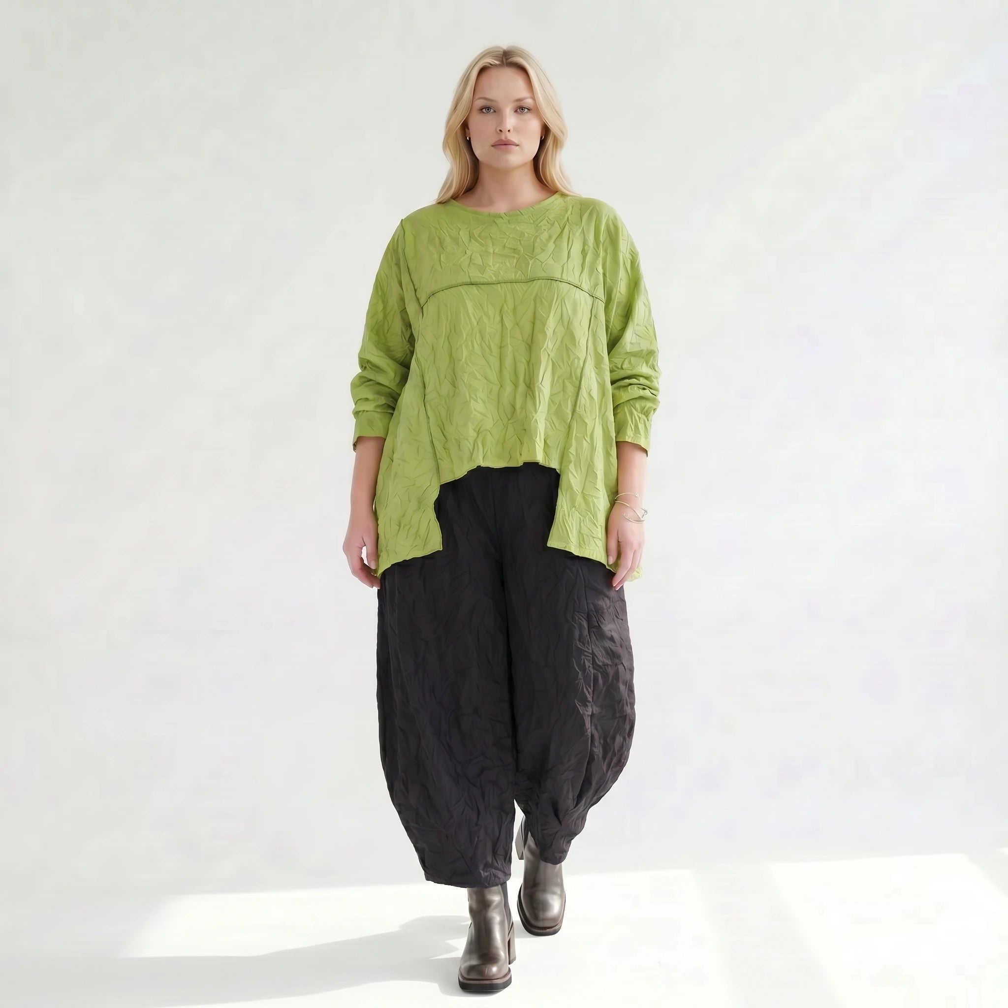 Stilvolles Oversize Shirt im modernen Lagenlook, leicht mit besonderer Struktur, luftig, Apfelgrün