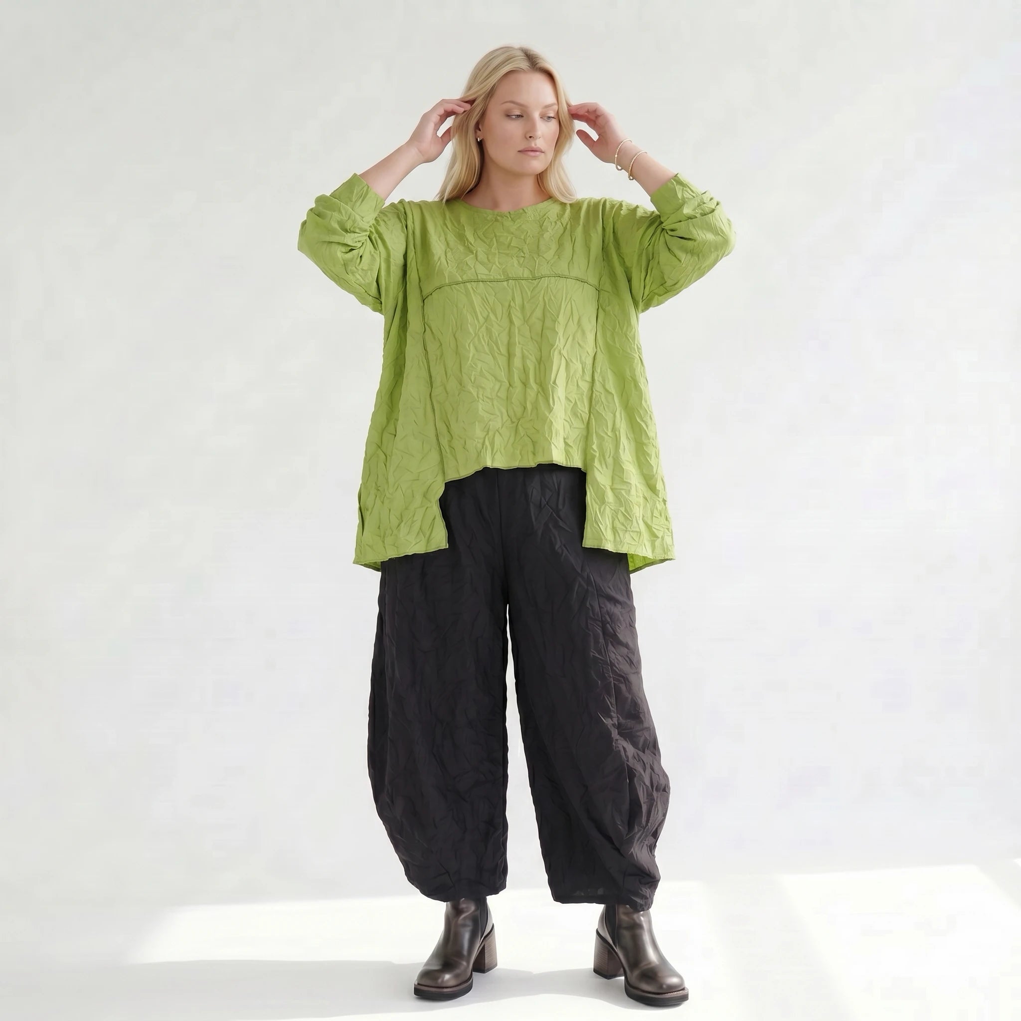 Stilvolles Oversize Shirt im modernen Lagenlook, leicht mit besonderer Struktur, luftig, Apfelgrün