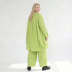 Luftige Oversize Jacke im ausgefallenen Ballonstil mit crash Popeline und legerem Lagenlook, Apfelgrün