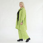 Luftige Oversize Jacke im ausgefallenen Ballonstil mit crash Popeline und legerem Lagenlook, Apfelgrün