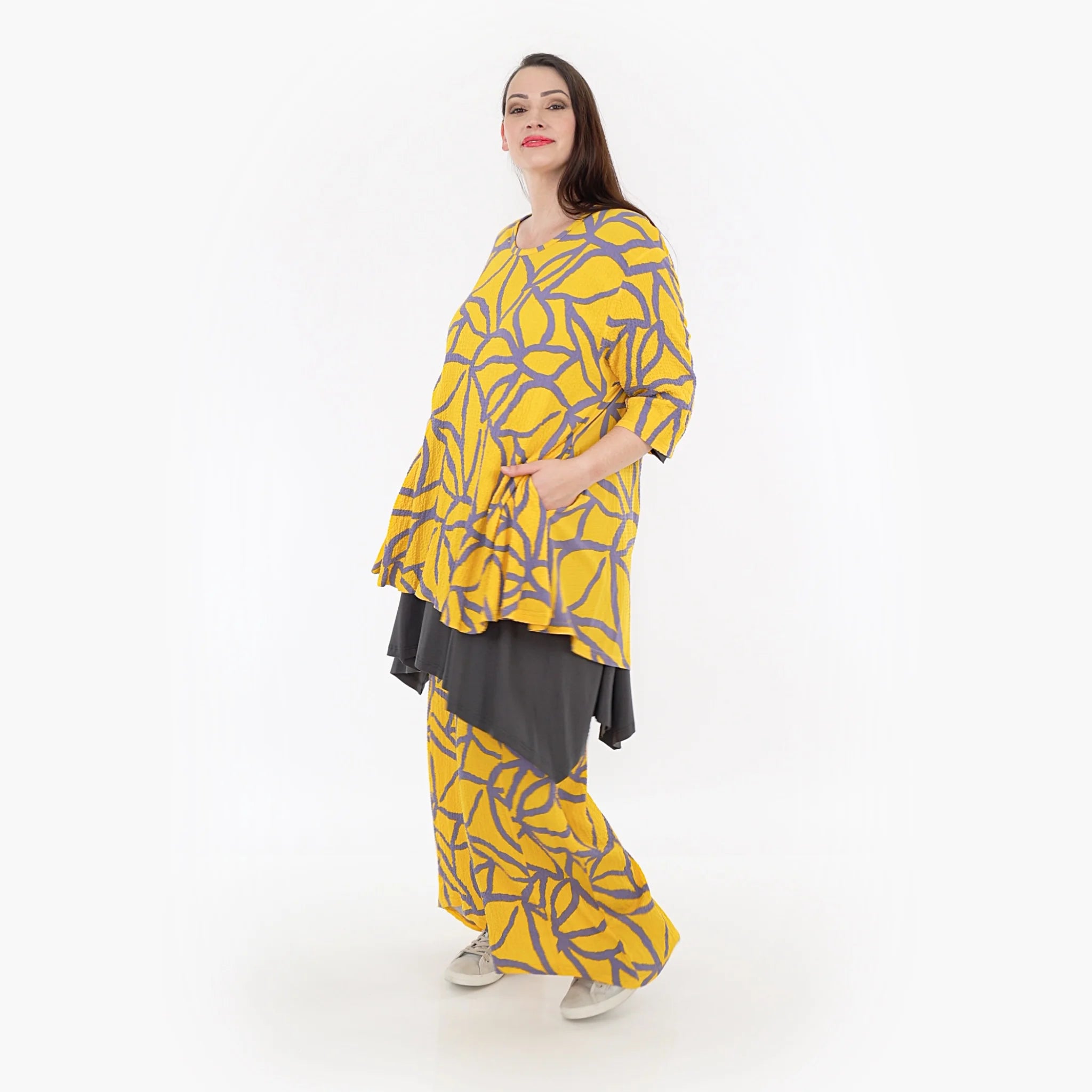  AKH Fashion Shirt in Glocken-Form, aus Viskose, 1317.01892, Gelb-Fliedergrau, Grafik