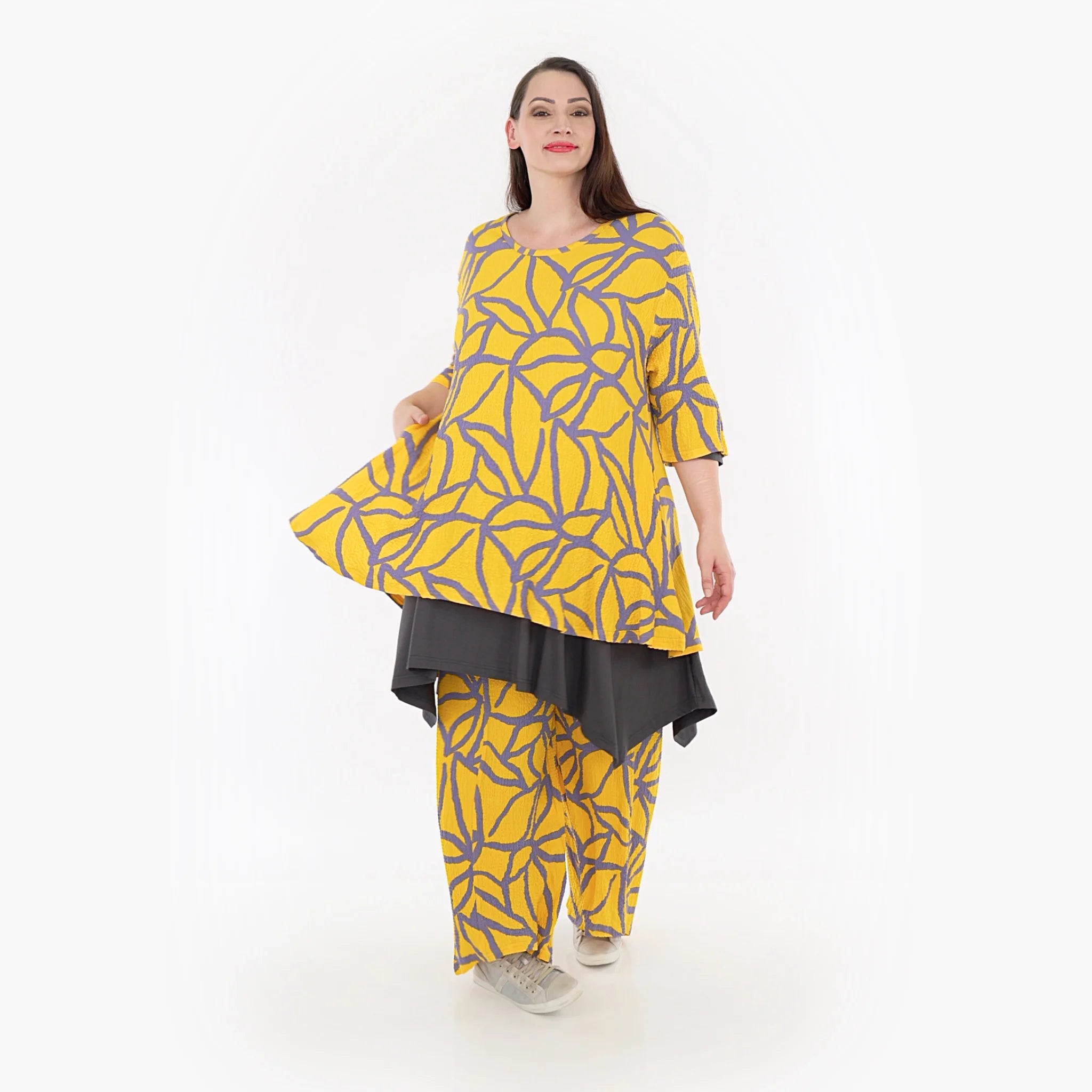  AKH Fashion Shirt in Glocken-Form, aus Viskose, 1317.01892, Gelb-Fliedergrau, Grafik