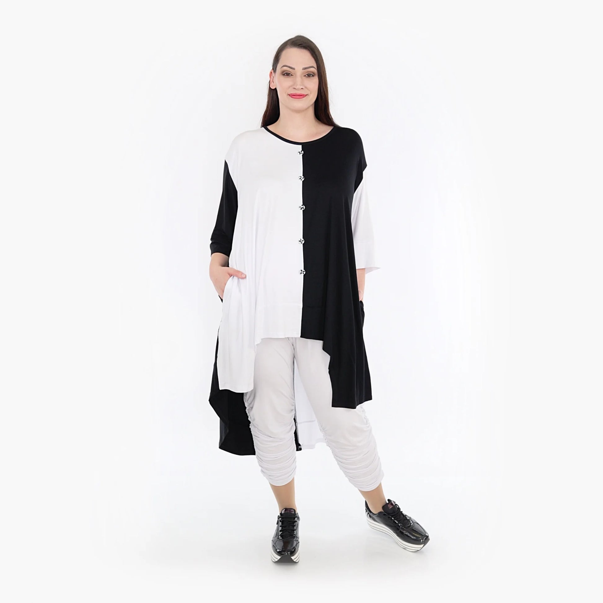  Bigshirt von AKH Fashion aus Viskose in gerundeter Form, 1321.06892, Schwarz-Weiß, Schick