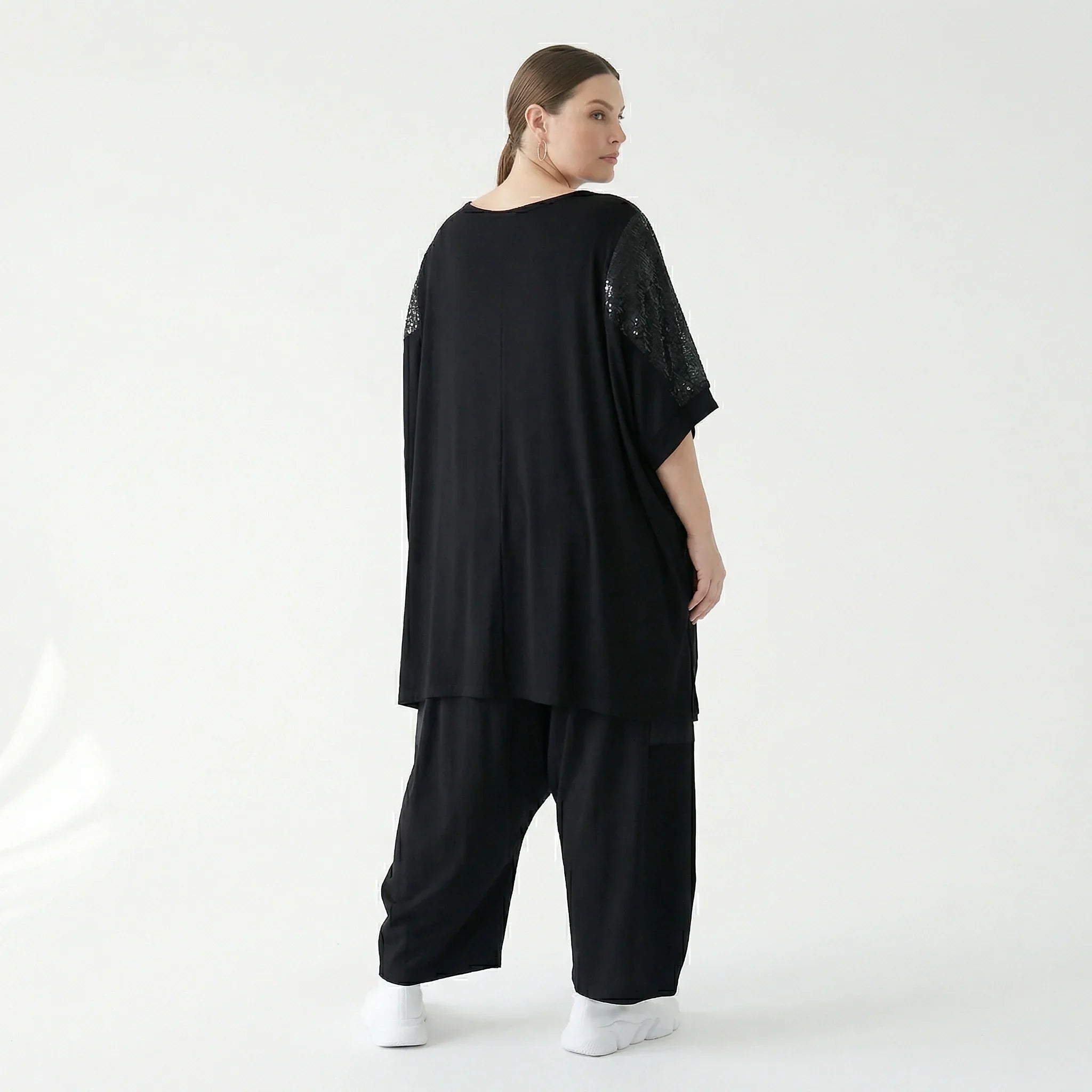 Maxlive Damen Oversize-Bluse Schwarz mit Print & Glanzdetails, Viskosemix, EU 38 bis 62, Artwear Tunika