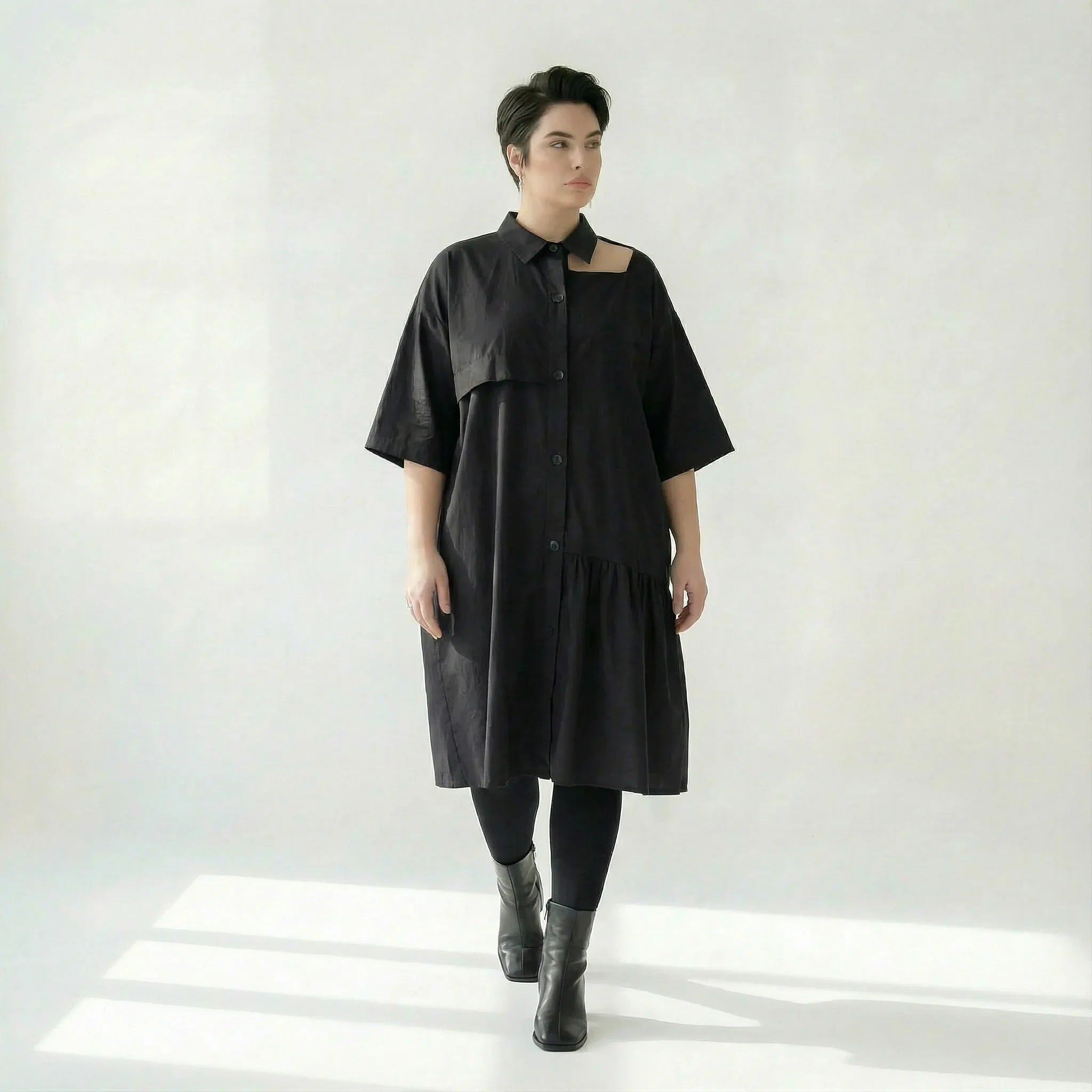 Schwarzes Oversize-Kleid Damen von Caraclan aus Baumwoll-Popeline, EU 40 bis 50, luftig, asymmetrisch, Übergang, Avantgarde