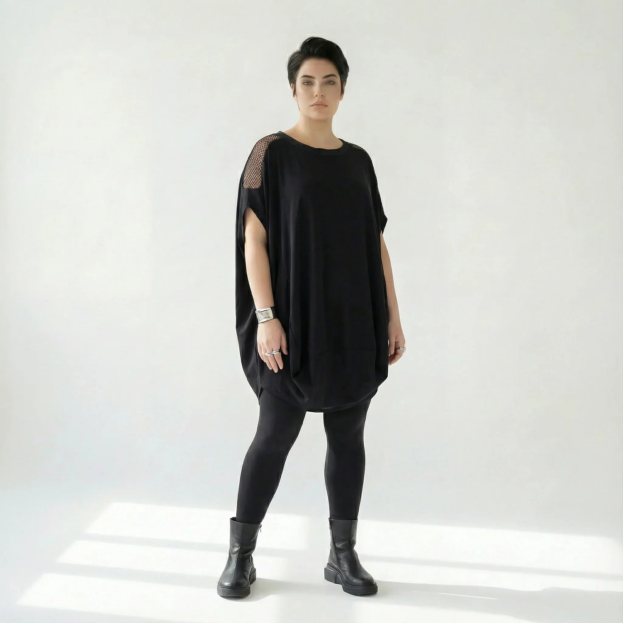 Damen Oversize-Tunika Schwarz von Caraclan aus Viskose mit Netzdetails, Gr. EU 38/50, Avantgarde, Lagenlook, Made in Türkei