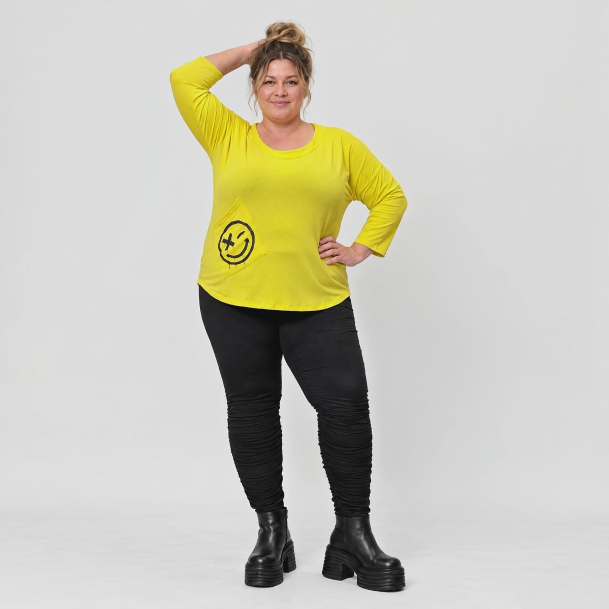 Shirt in leuchtendem Gelb aus weichem Stretchjersey mit Rundhalsausschnitt und 7/8-Arm