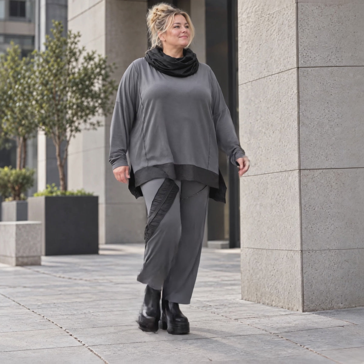 Wintershirt aus weichem Jersey mit Rollkragen Vokuhila Schnitt Taft und Seitenschlitzen