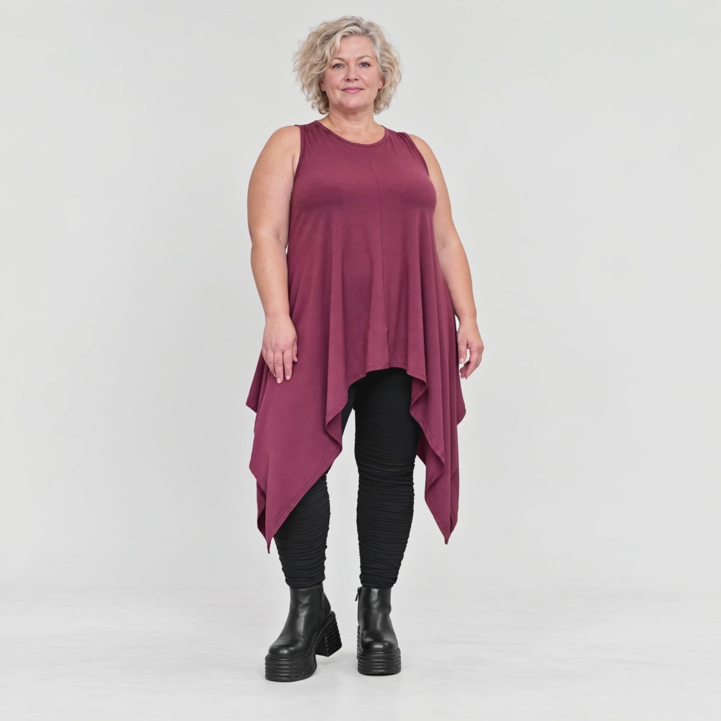 Ärmellose Tunika in Bordeaux mit fließender A-Linie und Seitenspitzen aus Modalstretch