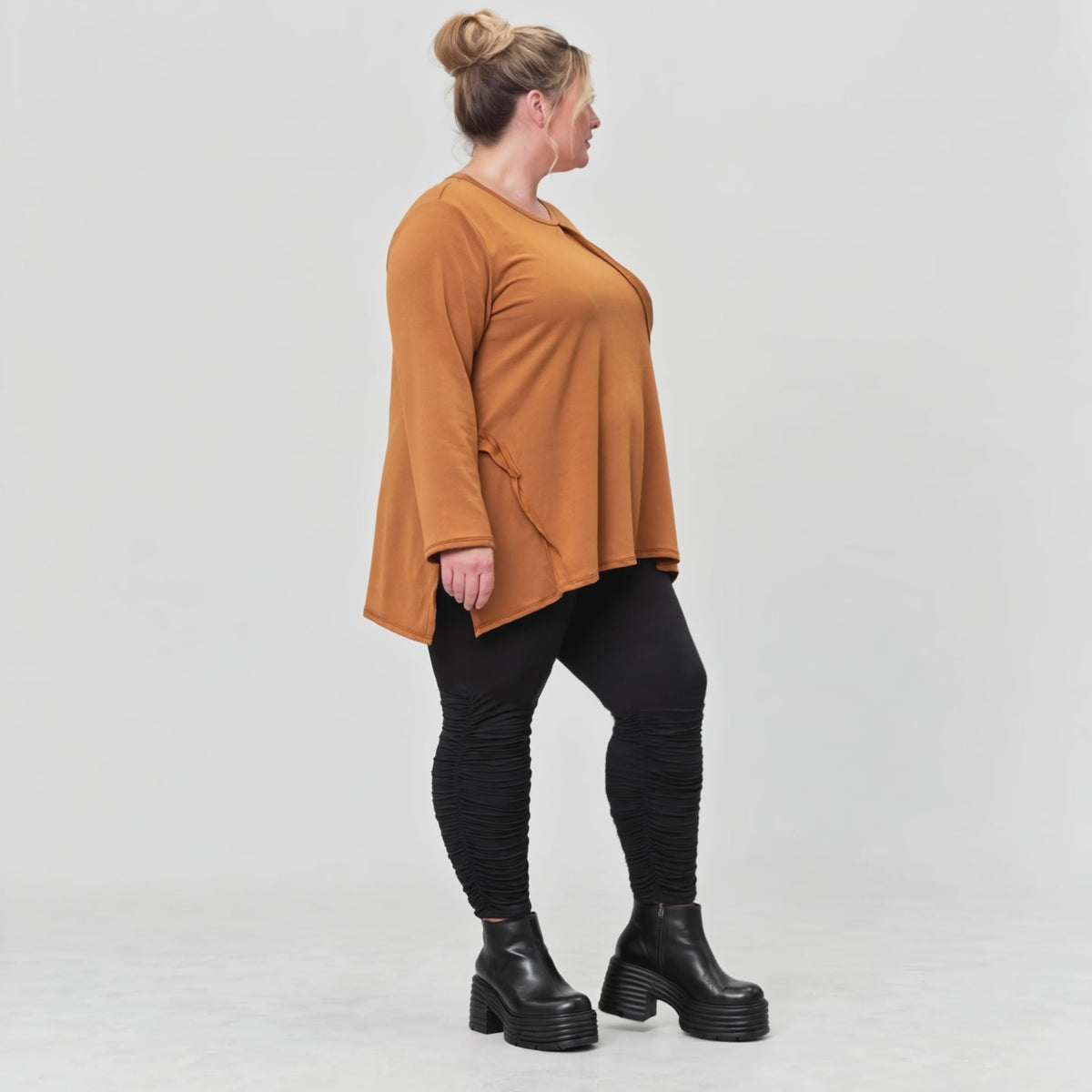 Langarmshirt in Braun aus weichem Stretchjersey mit fließender A-Linie für den Alltag