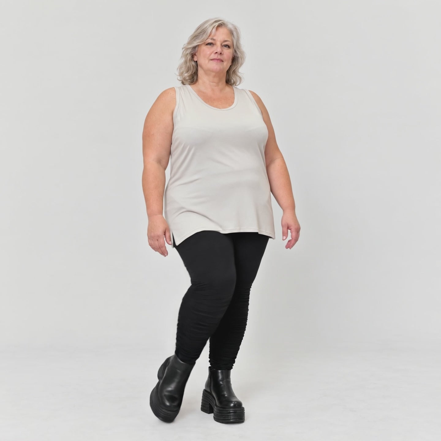 Ärmelloses Basic Top aus weichem Modal mit Stretch in Beige mit seitlichen Schlitzen