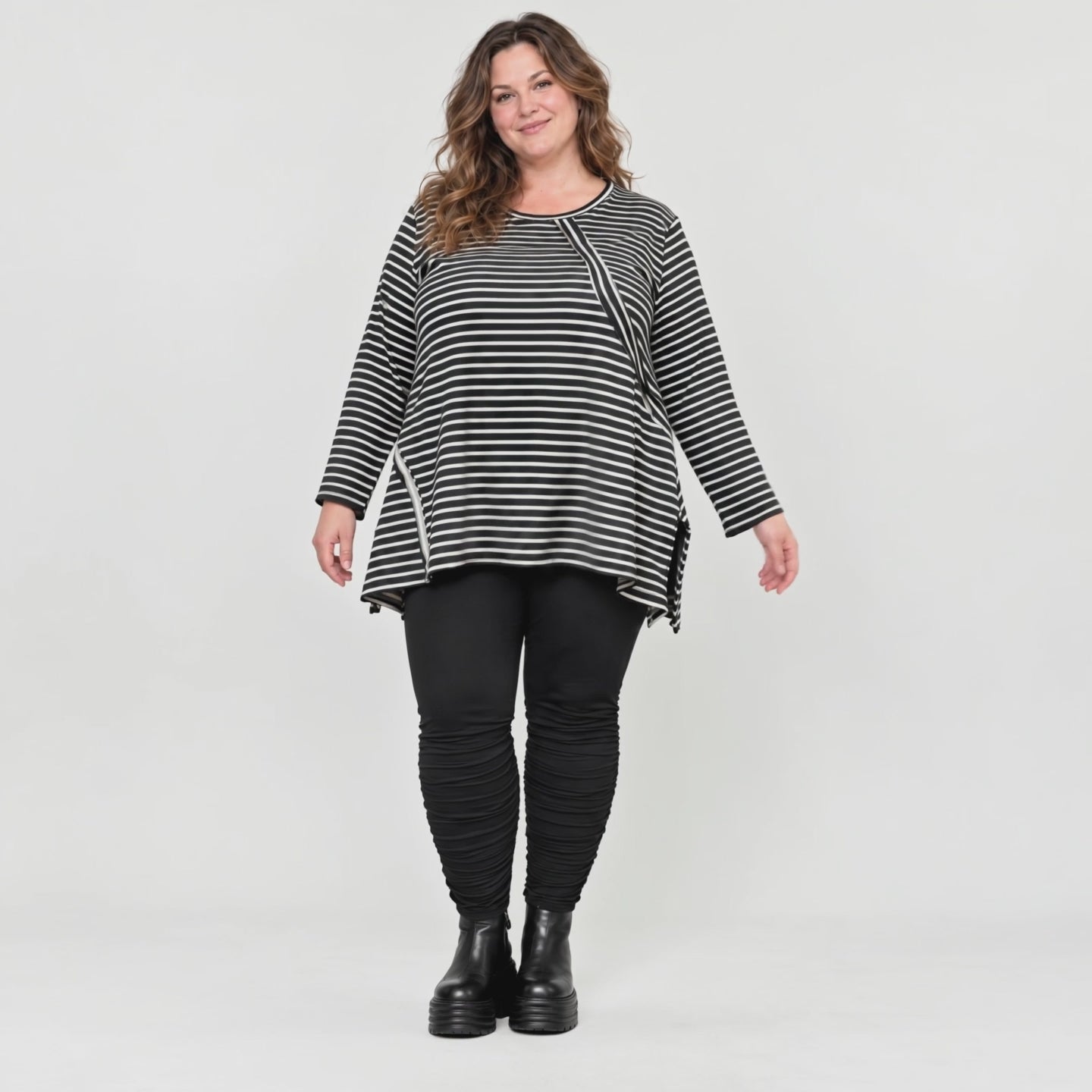 Langarmshirt Schwarz/Weiß in A-Linie aus weichem Stretchjersey mit Faltennahtmuster