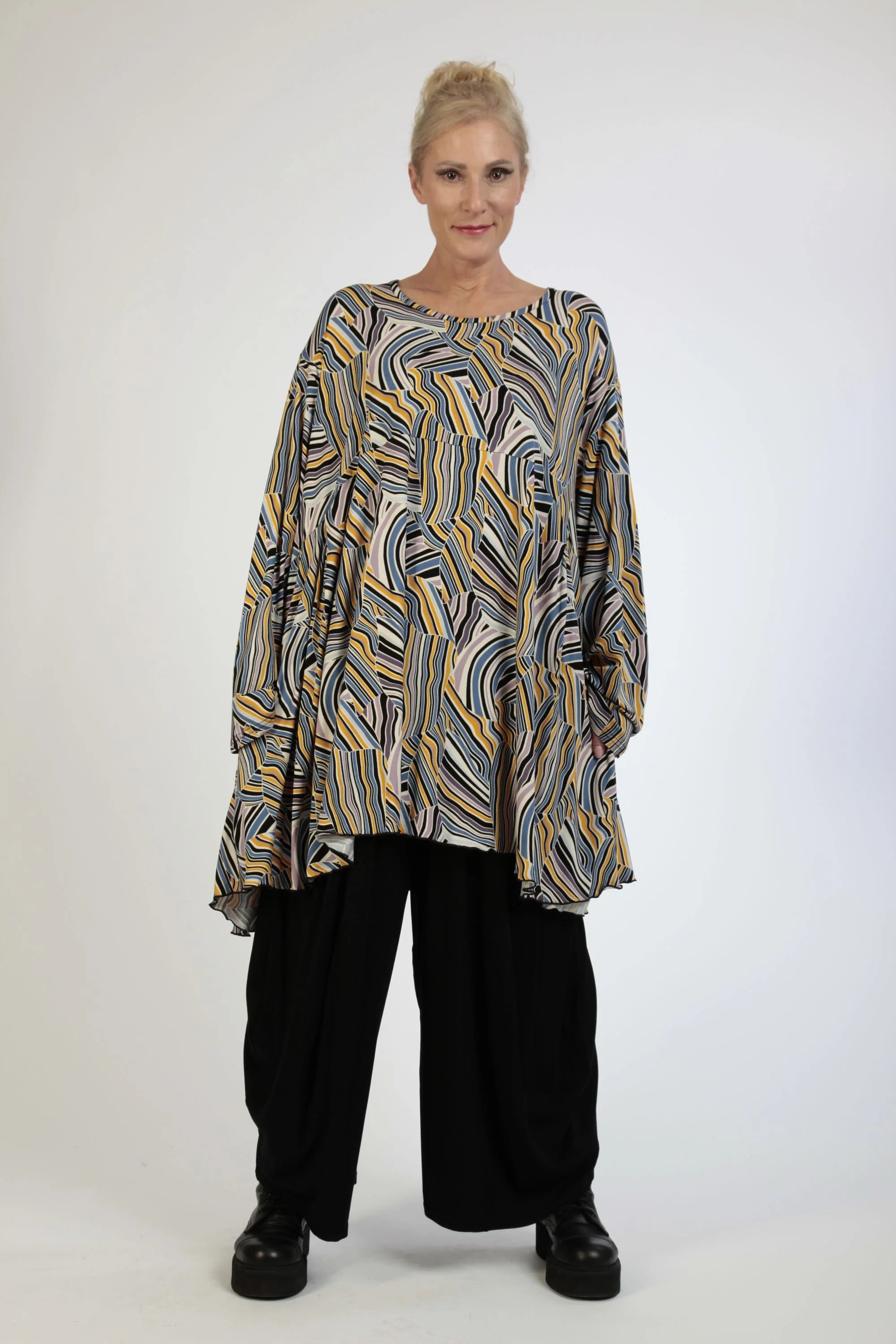  A-Form Bigshirt von AKH Fashion aus Viskose, 1169.06866, Blau-Gelb-Flieder, Grafik, Schick
