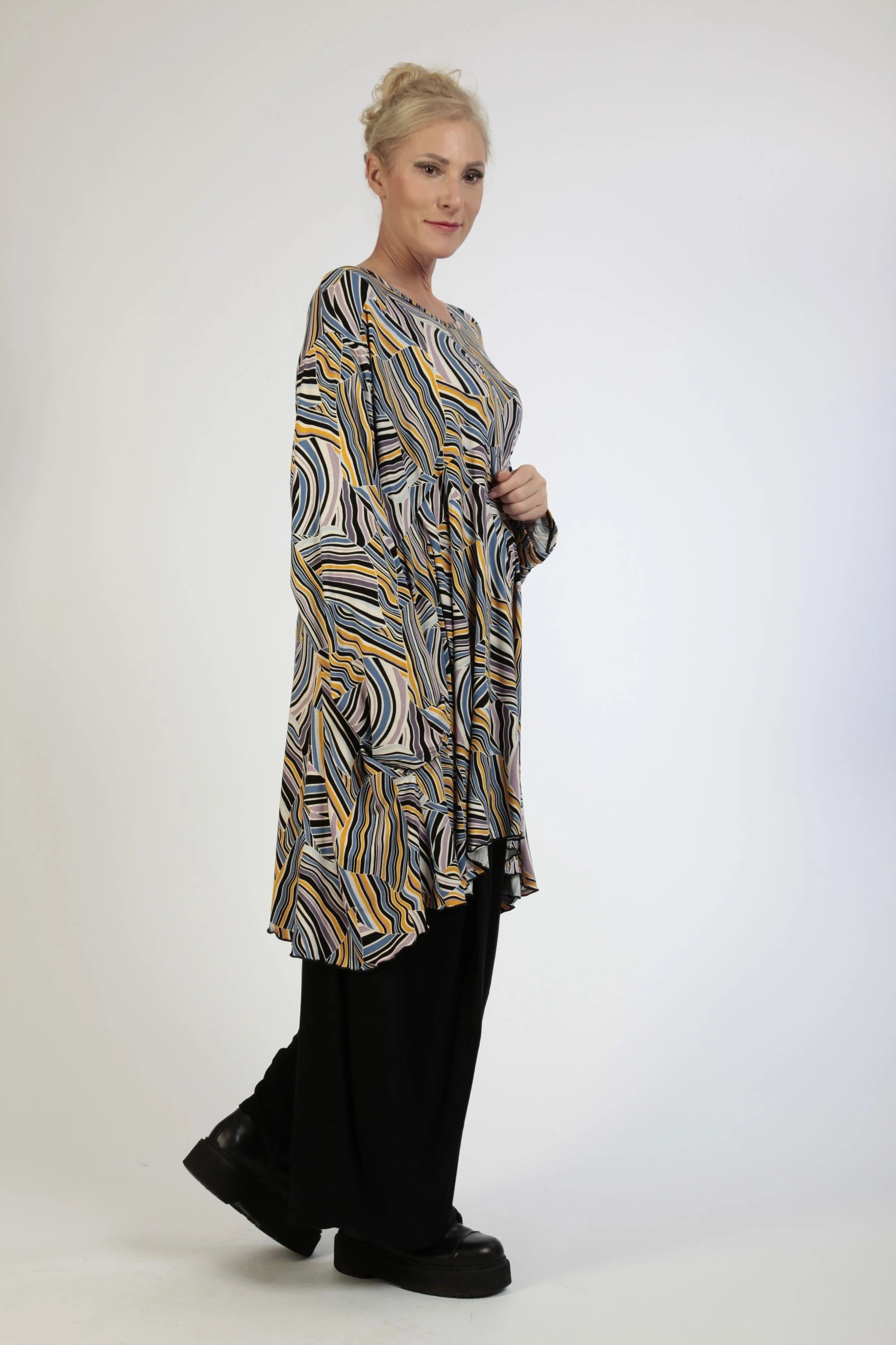  A-Form Bigshirt von AKH Fashion aus Viskose, 1169.06866, Blau-Gelb-Flieder, Grafik, Schick