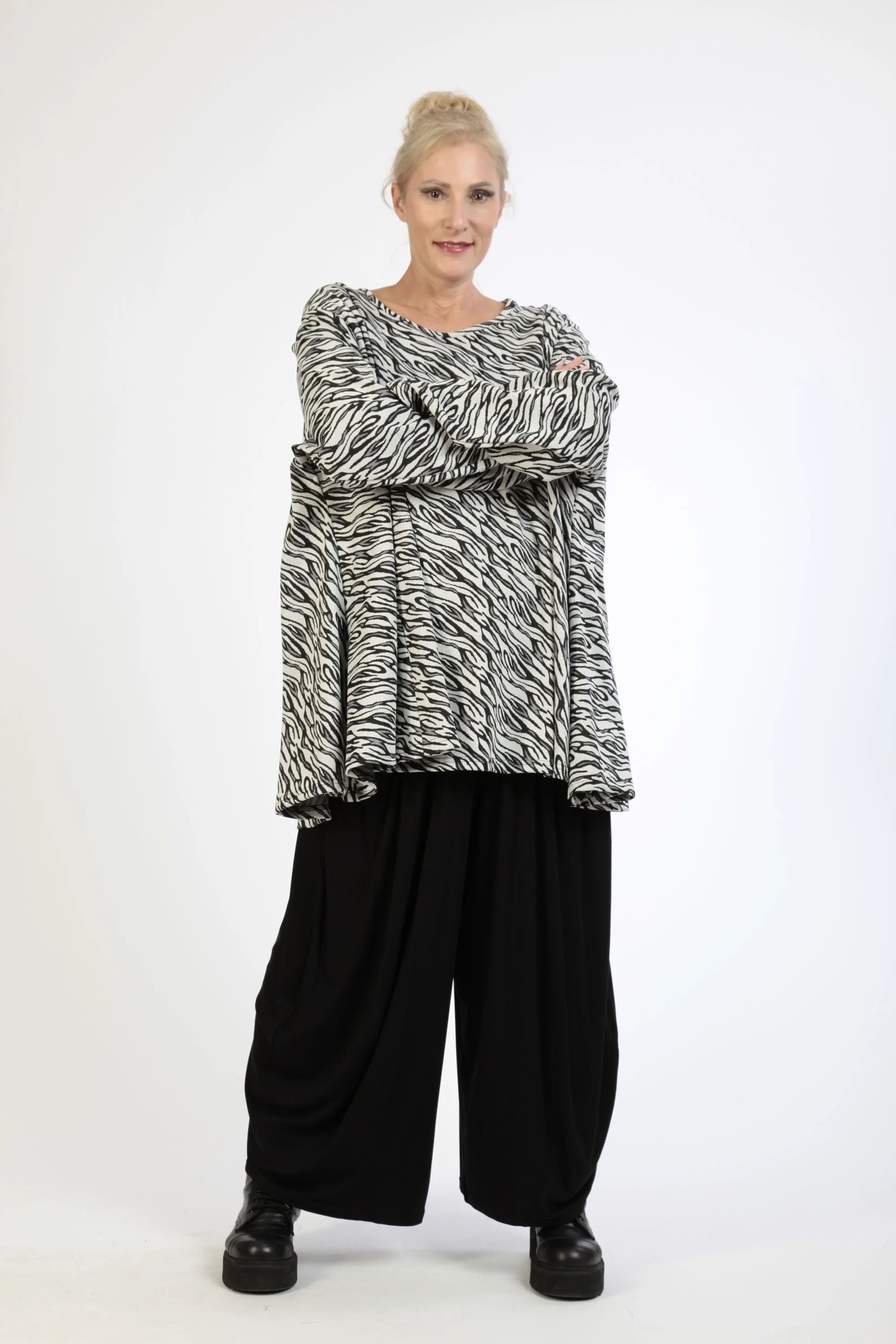  A-Form Bigshirt von AKH Fashion aus Materialmix, 1172.00593, Weiß-Schwarz, Zebra, Schick