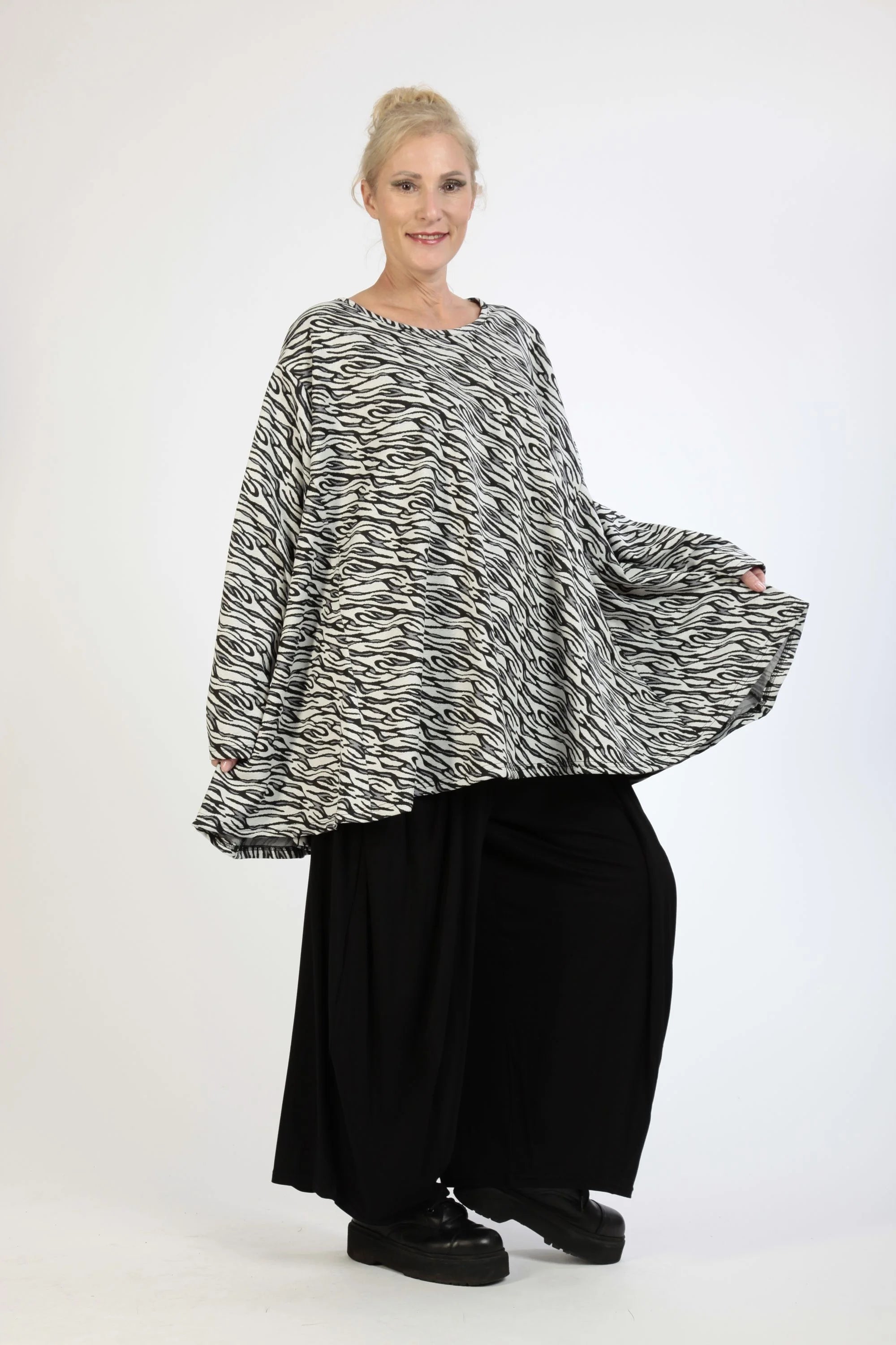  A-Form Bigshirt von AKH Fashion aus Materialmix, 1172.00593, Weiß-Schwarz, Zebra, Schick