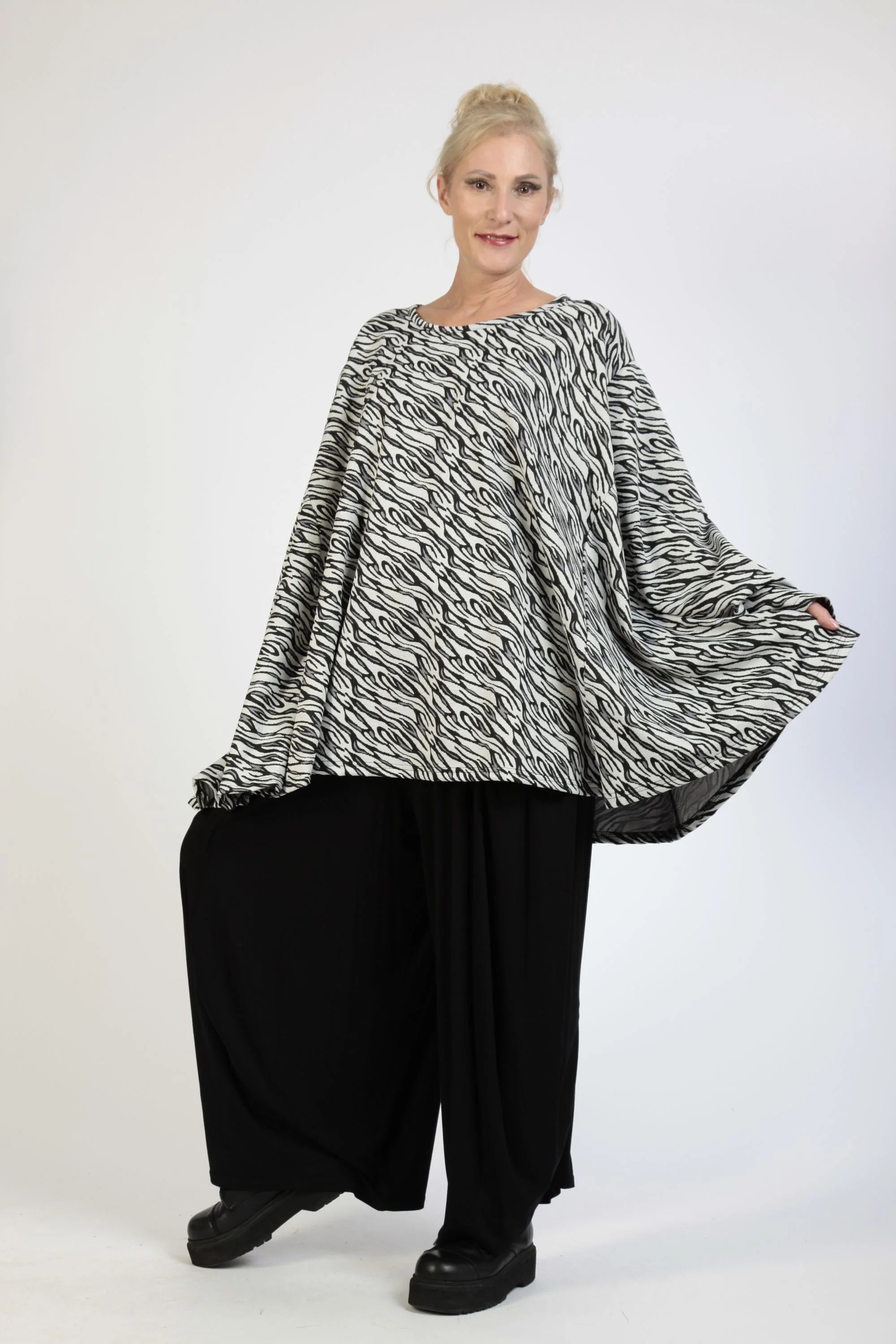  A-Form Bigshirt von AKH Fashion aus Materialmix, 1172.00593, Weiß-Schwarz, Zebra, Schick