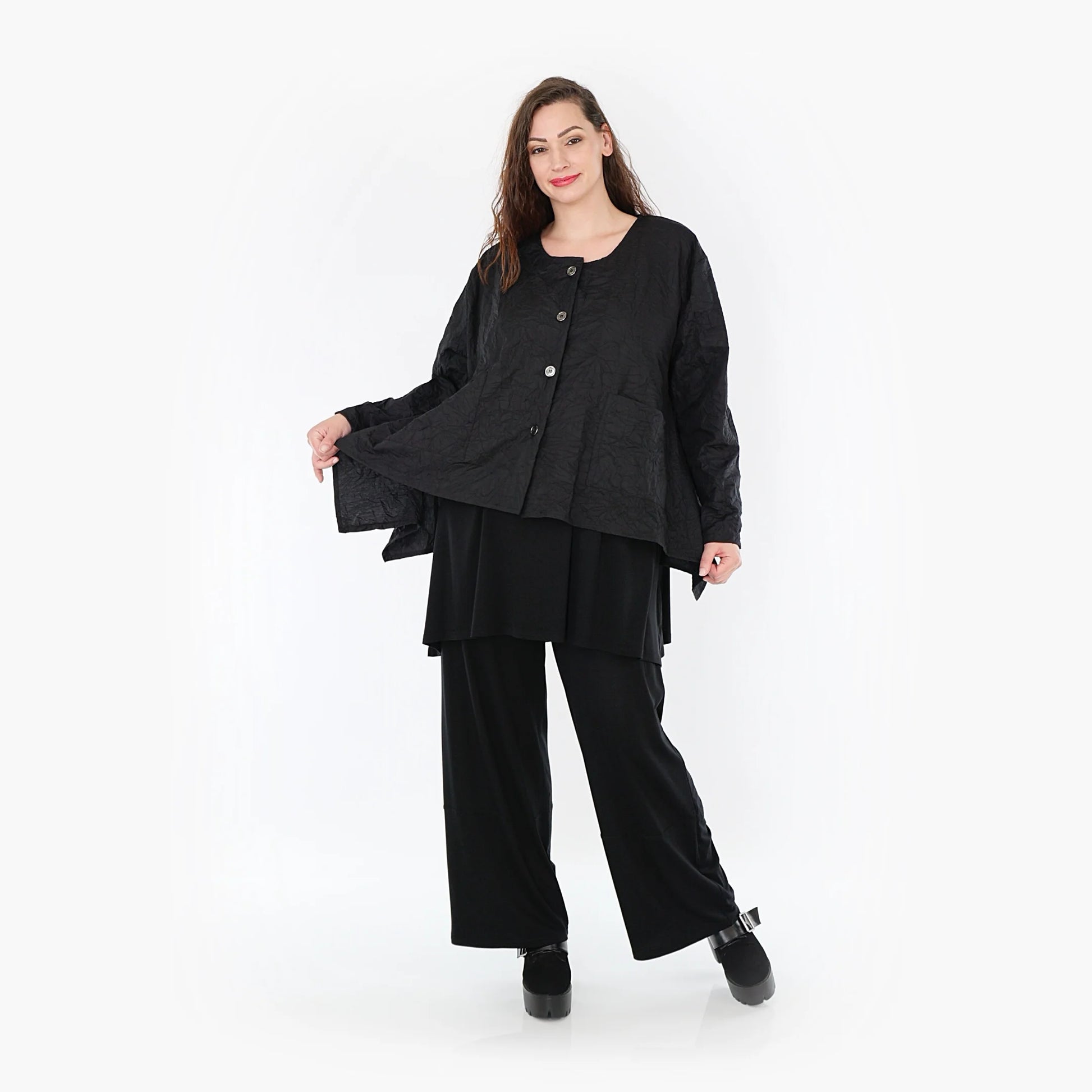  Elegante A-Form Jacke in modernem Schwarz aus feiner Viskose für einen zeitlosen Look