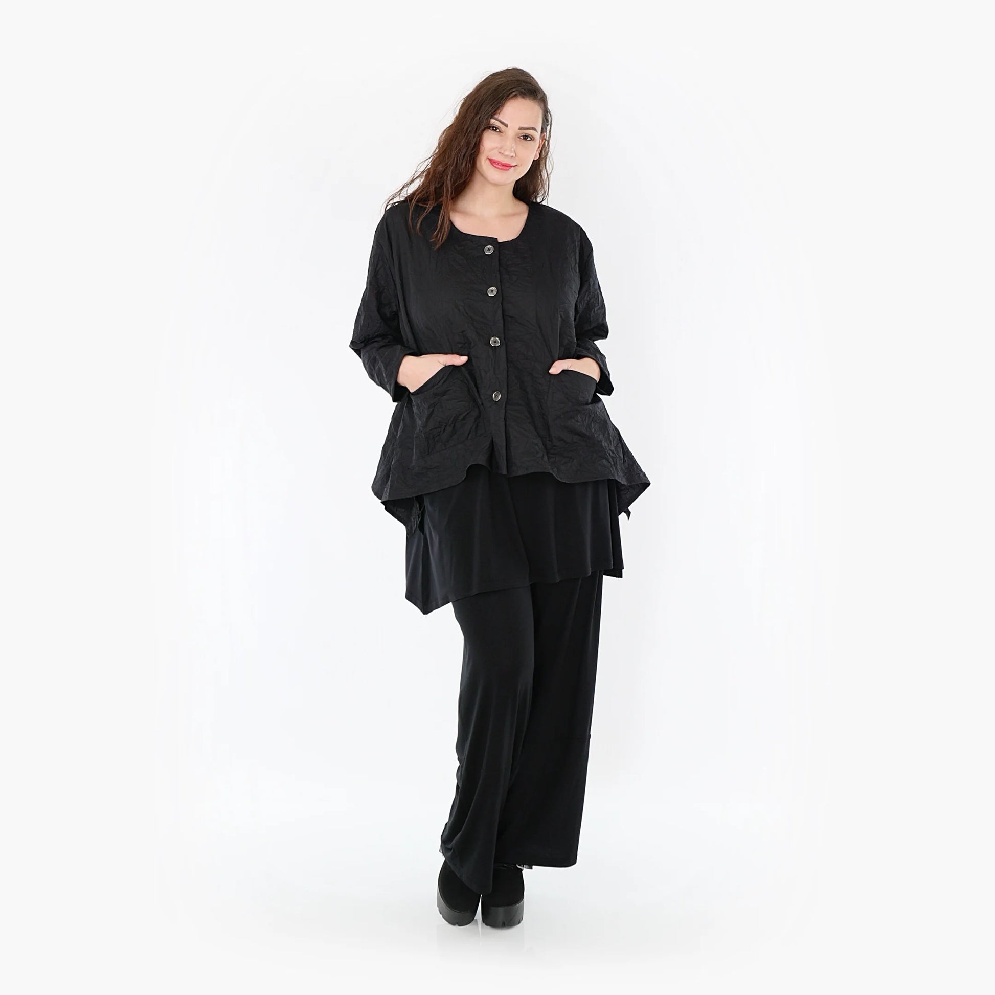  Elegante A-Form Jacke in modernem Schwarz aus feiner Viskose für einen zeitlosen Look