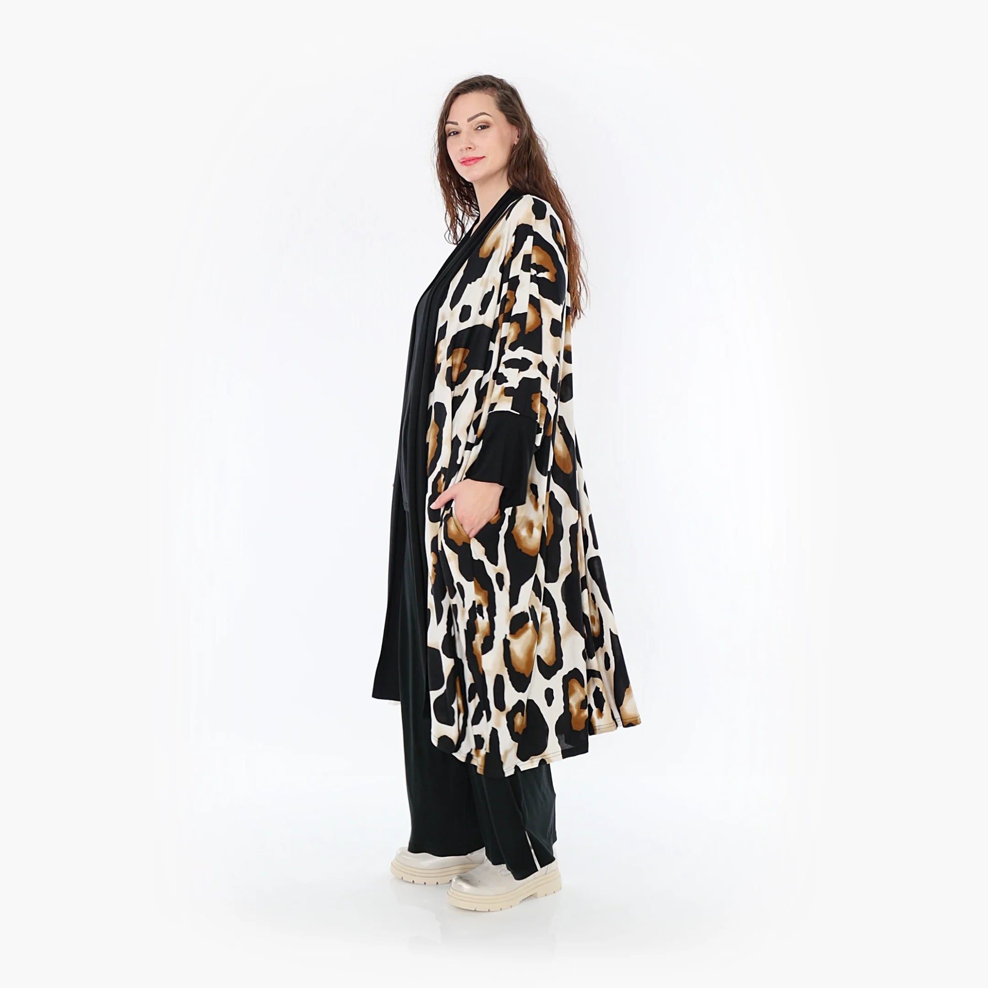  Elegante Jacke im Leopardenmuster mit geschmeidiger Viskose für Plus Size & Curvy Mode