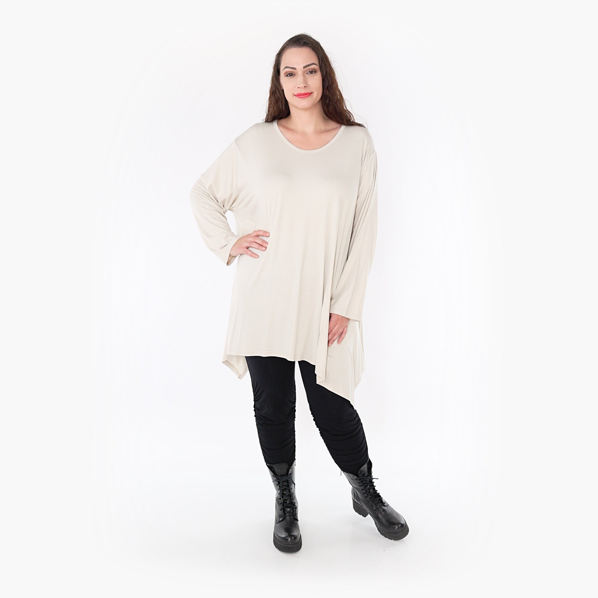  A-Form Shirt in zeitlosem Beige mit praktischen Taschen für bequemen Lagenlook in Plus Size