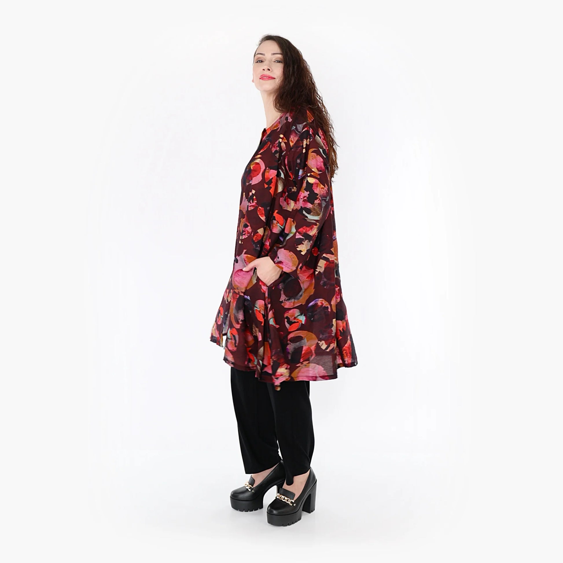  A-Form Jacke in mehrfarbig mit Punktmuster aus leichtem Viskose-Chiffon für eleganten Lagenlook