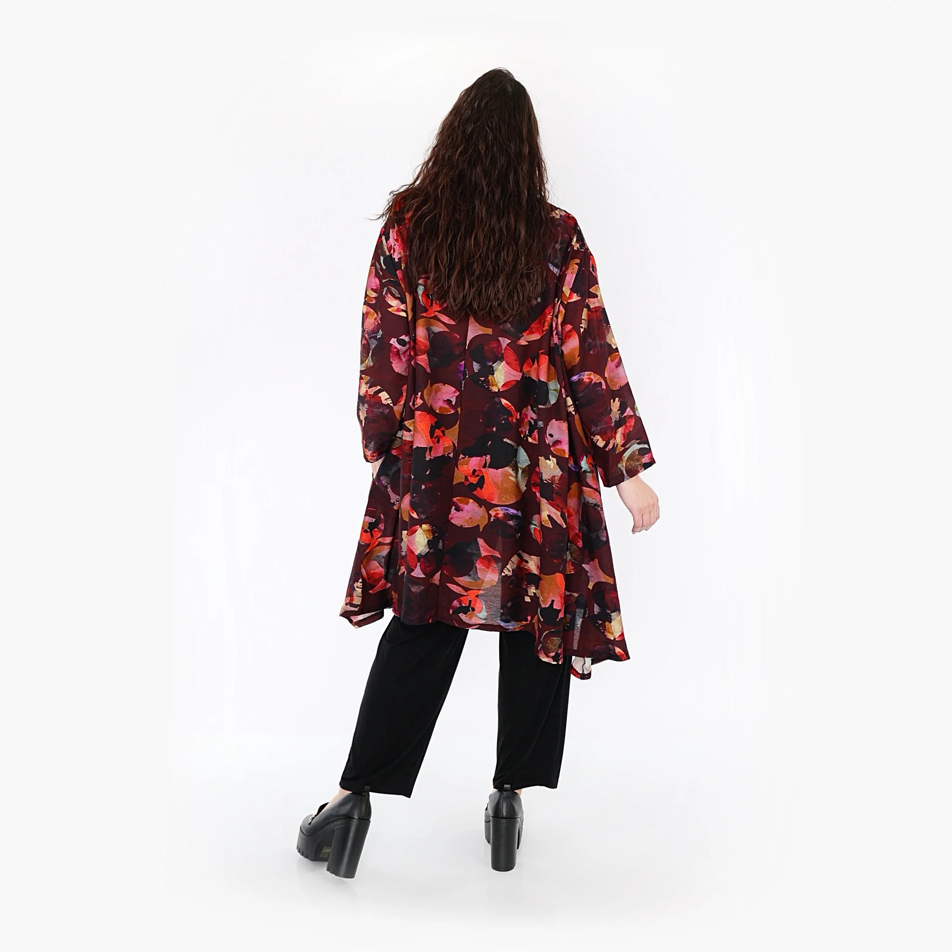  A-Form Jacke in mehrfarbig mit Punktmuster aus leichtem Viskose-Chiffon für eleganten Lagenlook