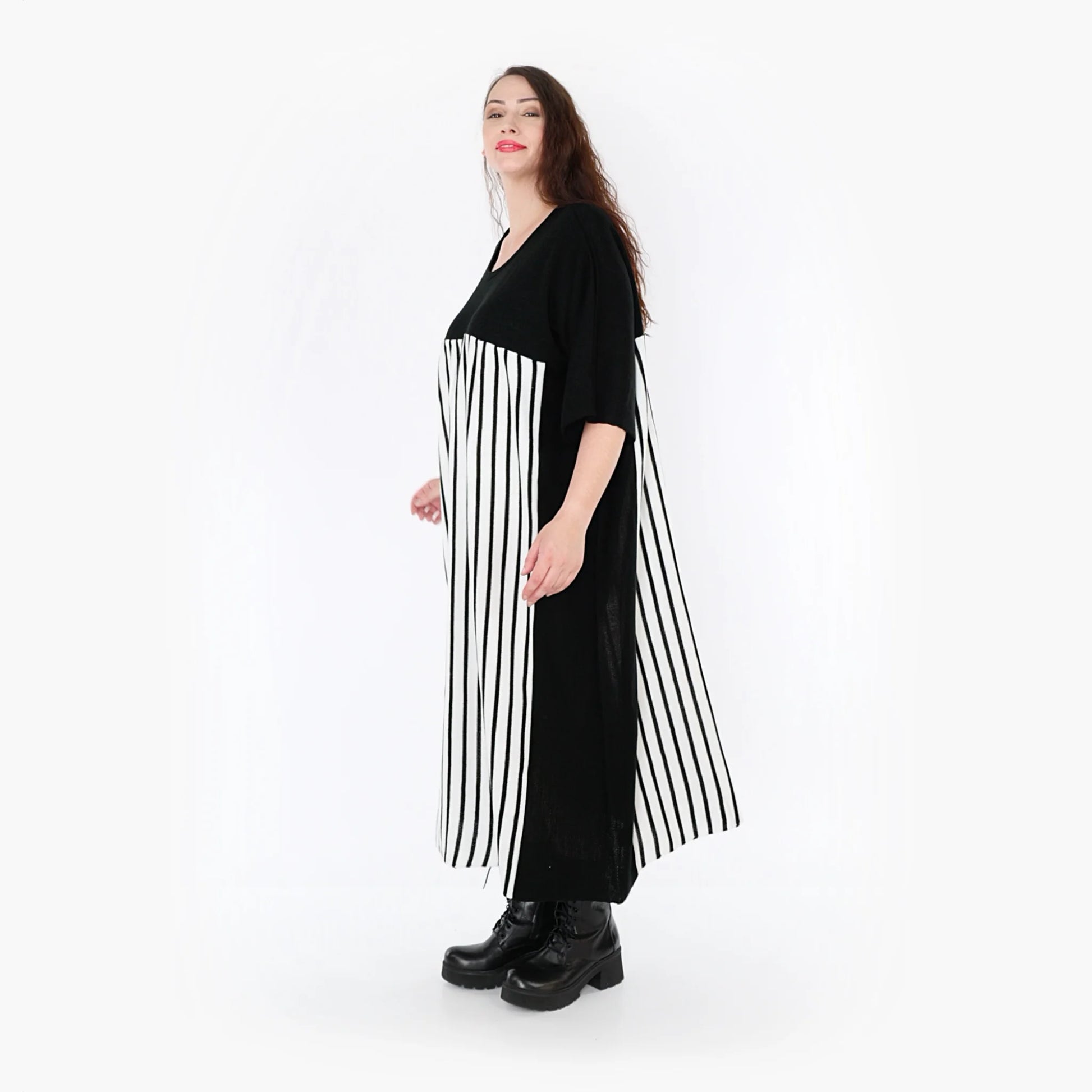  A-Form Kleid mit vertikalen Streifen in Schwarz-Weiß, 3/4-Ärmel für Plus Size Styles