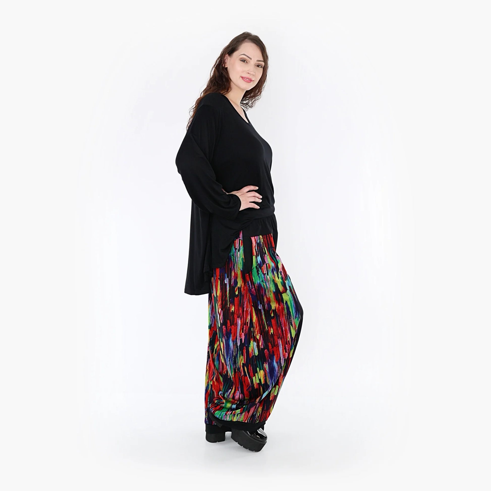  Ballonhose mit Pinselstrich-Muster in Schwarz-Multi aus weichem Viskose-Jersey für entspannten Look