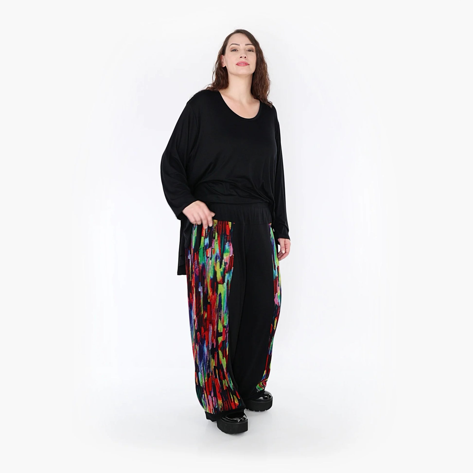  Ballonhose mit Pinselstrich-Muster in Schwarz-Multi aus weichem Viskose-Jersey für entspannten Look