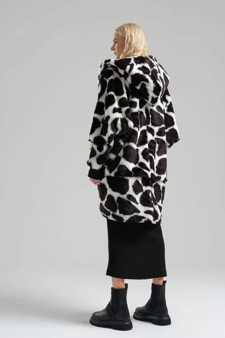  TW3 Mantel in Vokuhila-Form, aus Polyamid, 1022, Cow Print, Kuschelig, Ausgefallen