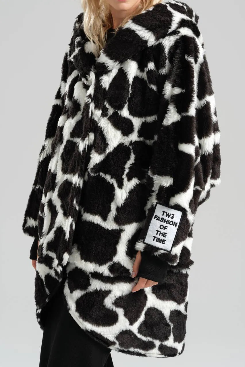  TW3 Mantel in Vokuhila-Form, aus Polyamid, 1022, Cow Print, Kuschelig, Ausgefallen