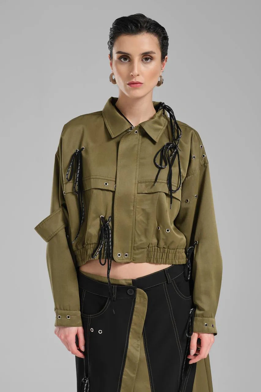  TW3 Jacke in kastiger Form, aus Polyamid, 1134, Khaki, Ausgefallen, aufwendig verarbeitet