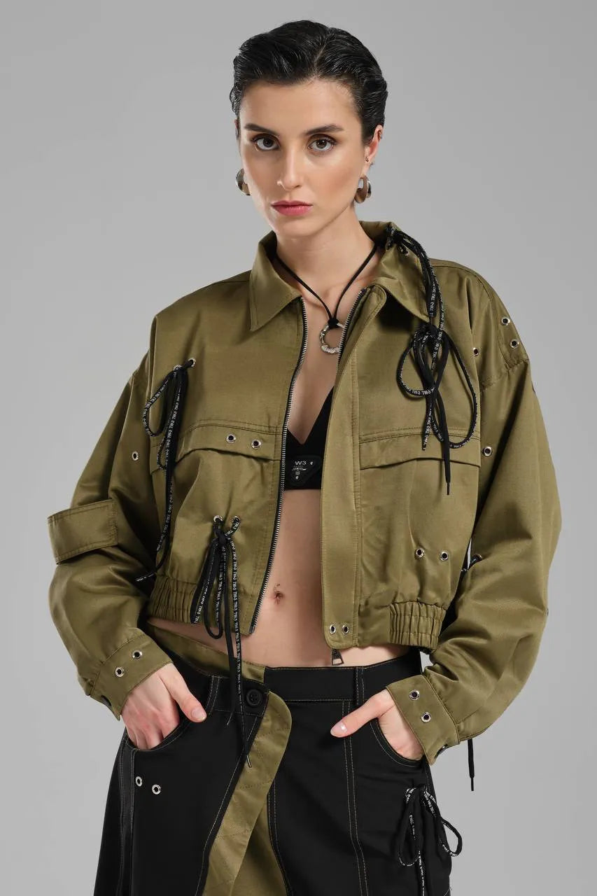  TW3 Jacke in kastiger Form, aus Polyamid, 1134, Khaki, Ausgefallen, aufwendig verarbeitet