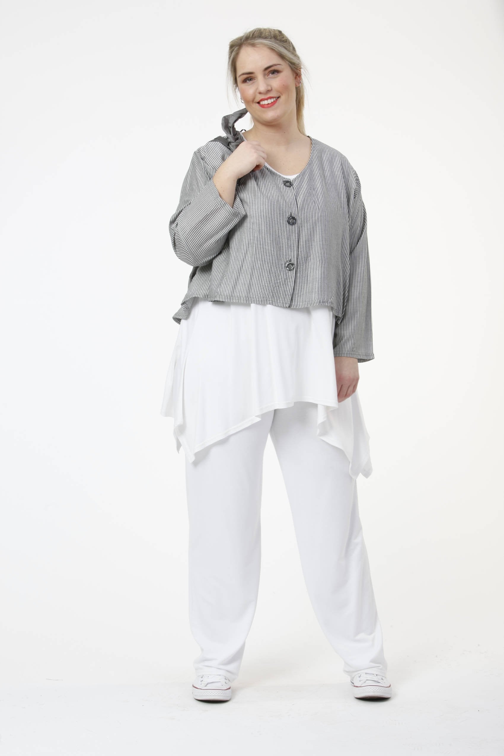  AKH Fashion Jacke in gerundeter Form, aus Baumwolle, 0452.06073, Hellgrau-Weiß, Streifen