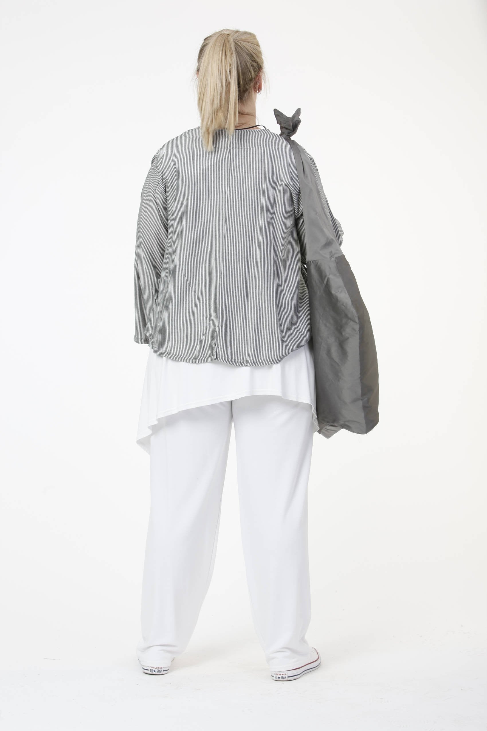  AKH Fashion Jacke in gerundeter Form, aus Baumwolle, 0452.06073, Hellgrau-Weiß, Streifen