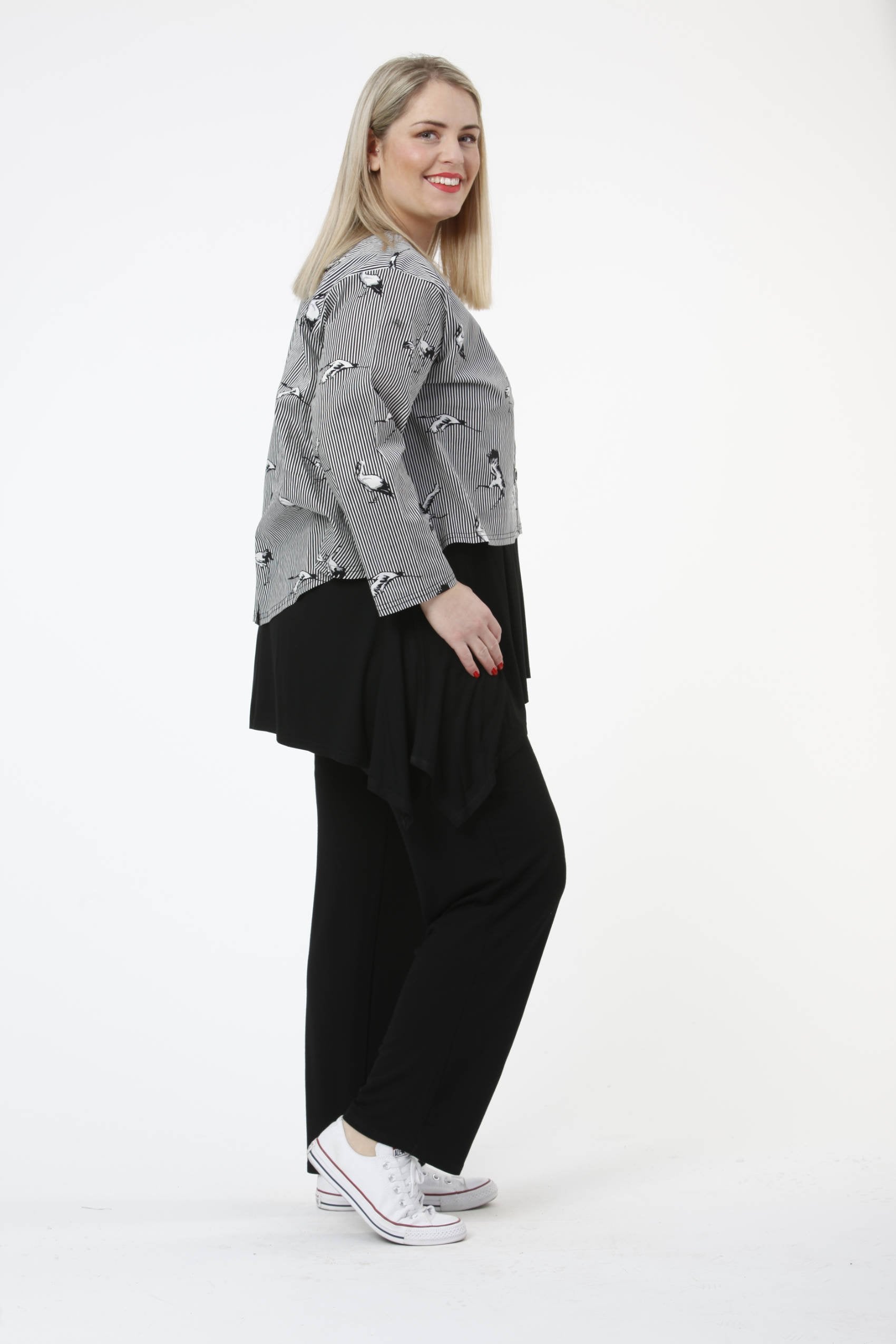  AKH Fashion Jacke in gerundeter Form, aus Baumwolle, 0453.06073, Schwarz-Weiß, Streifen
