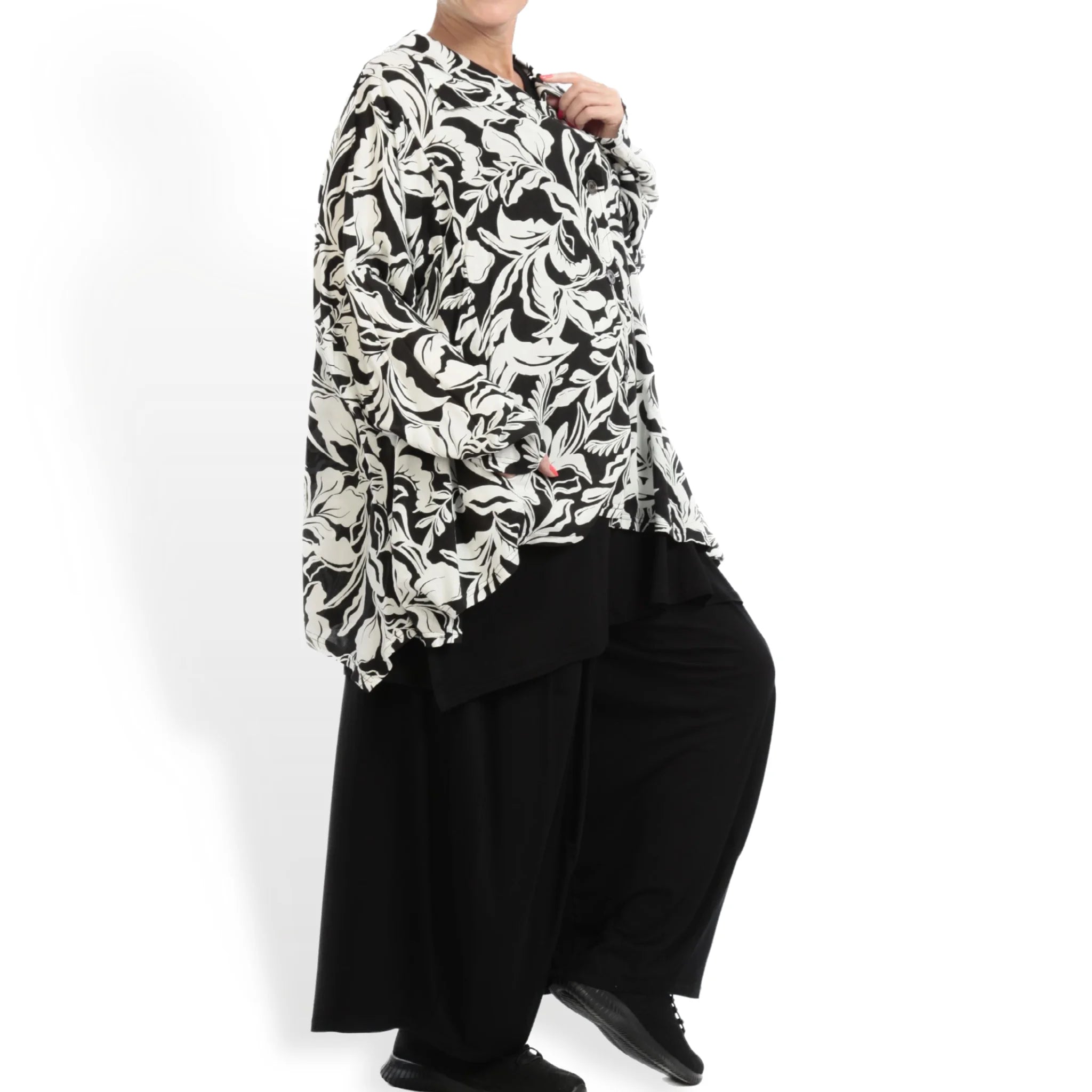  AKH Fashion Jacke in gerader Form, aus Viskose, 1112.02222, Weiß-Schwarz, Blumen, Schick