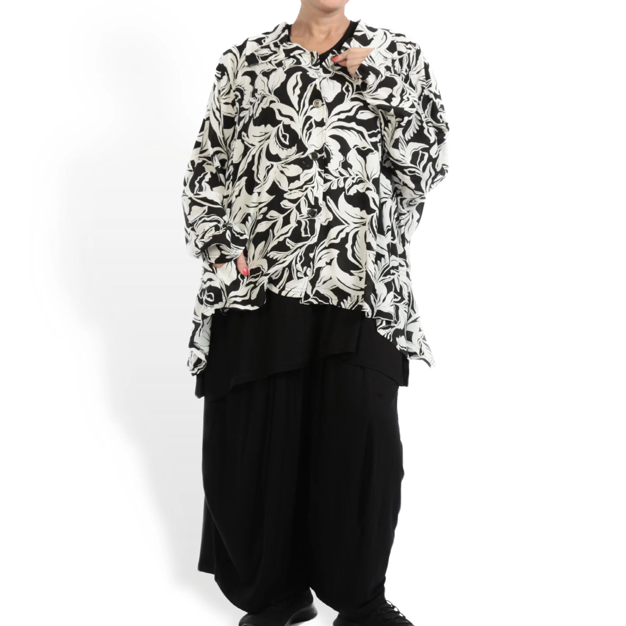  AKH Fashion Jacke in gerader Form, aus Viskose, 1112.02222, Weiß-Schwarz, Blumen, Schick