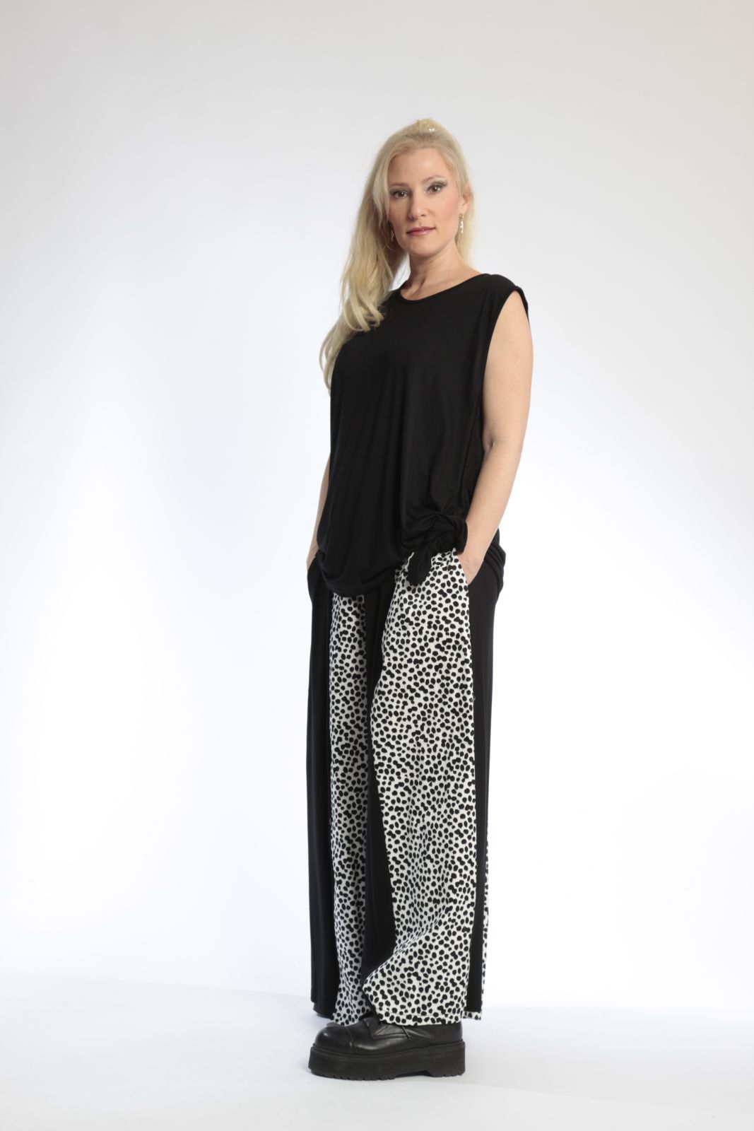  AKH Fashion Hose in gerader Form, aus Baumwolle, 0799.06747, Schwarz-Weiß, Punkte, Schick